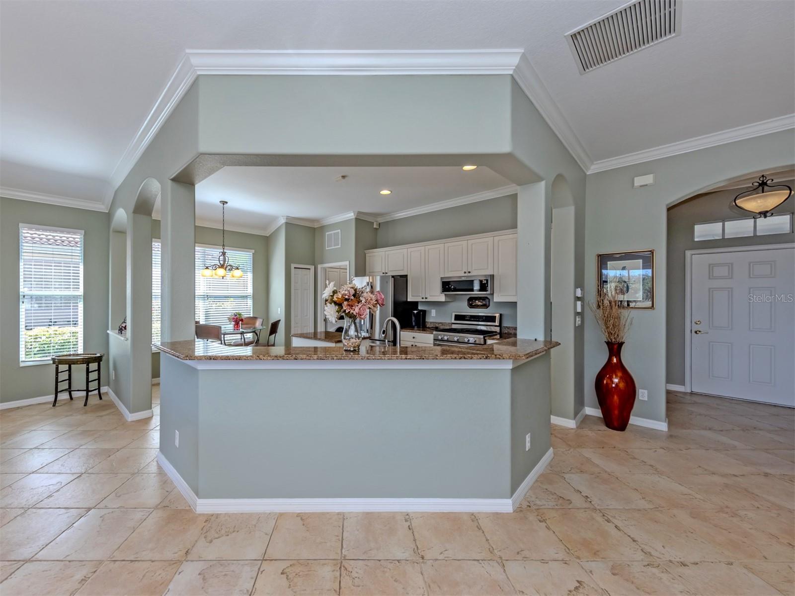 Image 14 of 92 For 157 Treviso Court