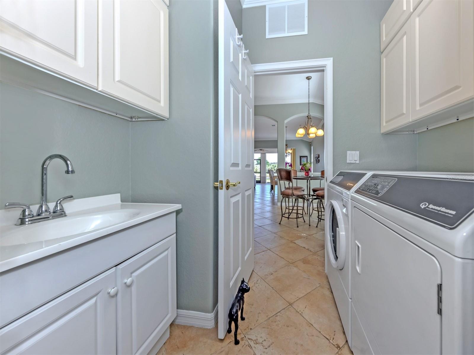 Image 28 of 92 For 157 Treviso Court