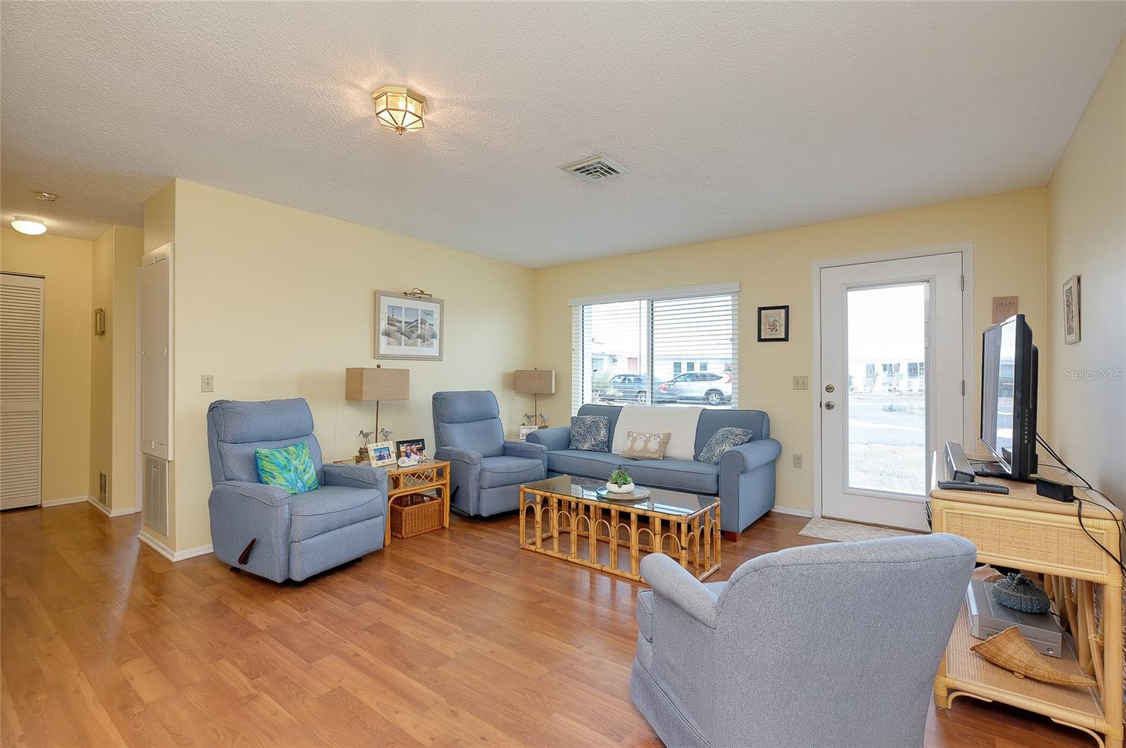 Image 13 of 59 For 92 Circlewood Drive B3-1