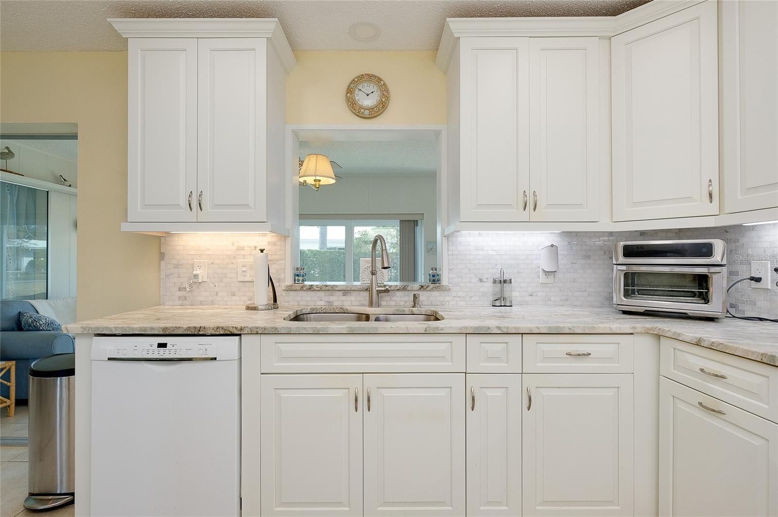 Image 22 of 59 For 92 Circlewood Drive B3-1