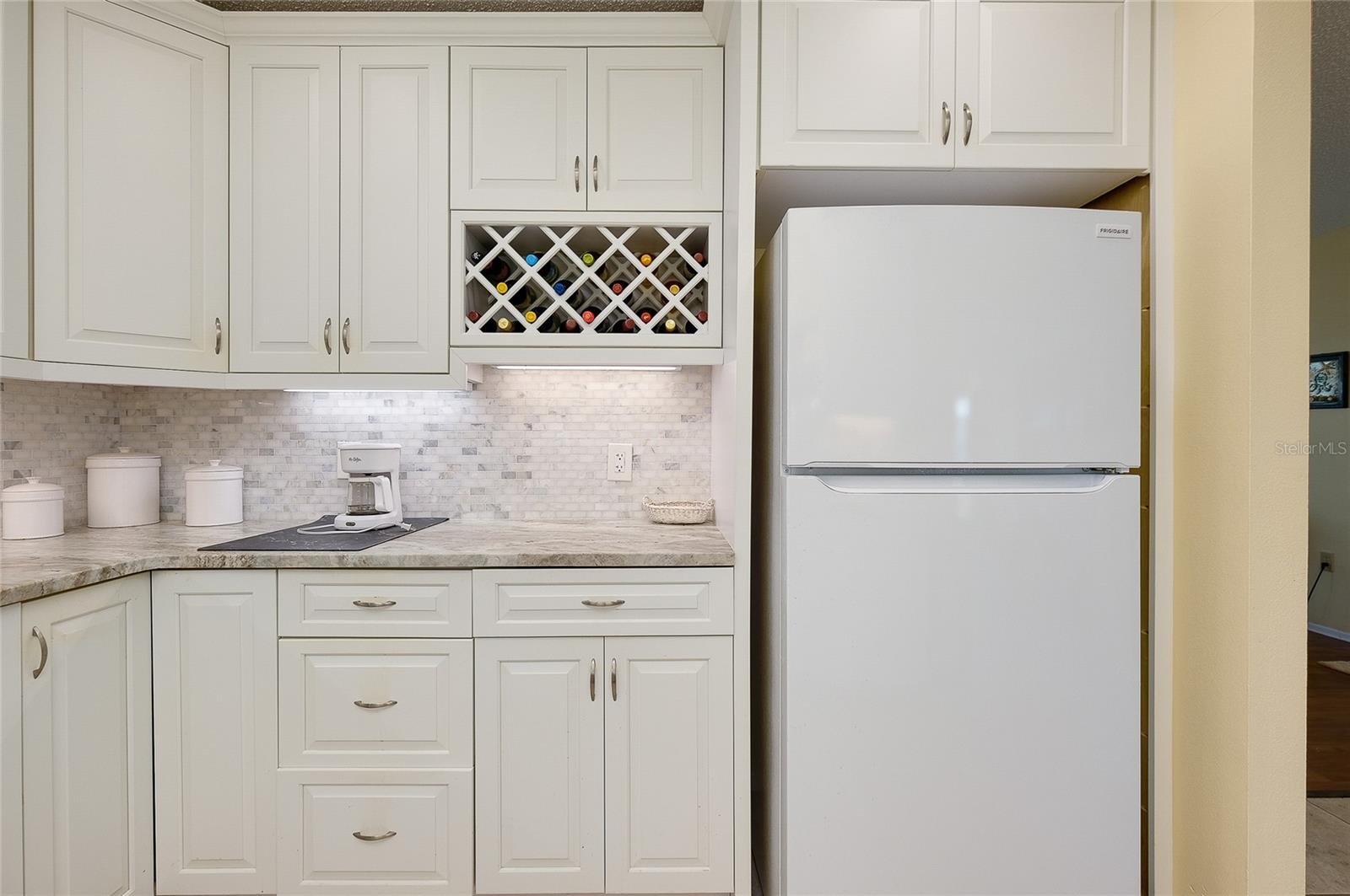 Image 25 of 59 For 92 Circlewood Drive B3-1