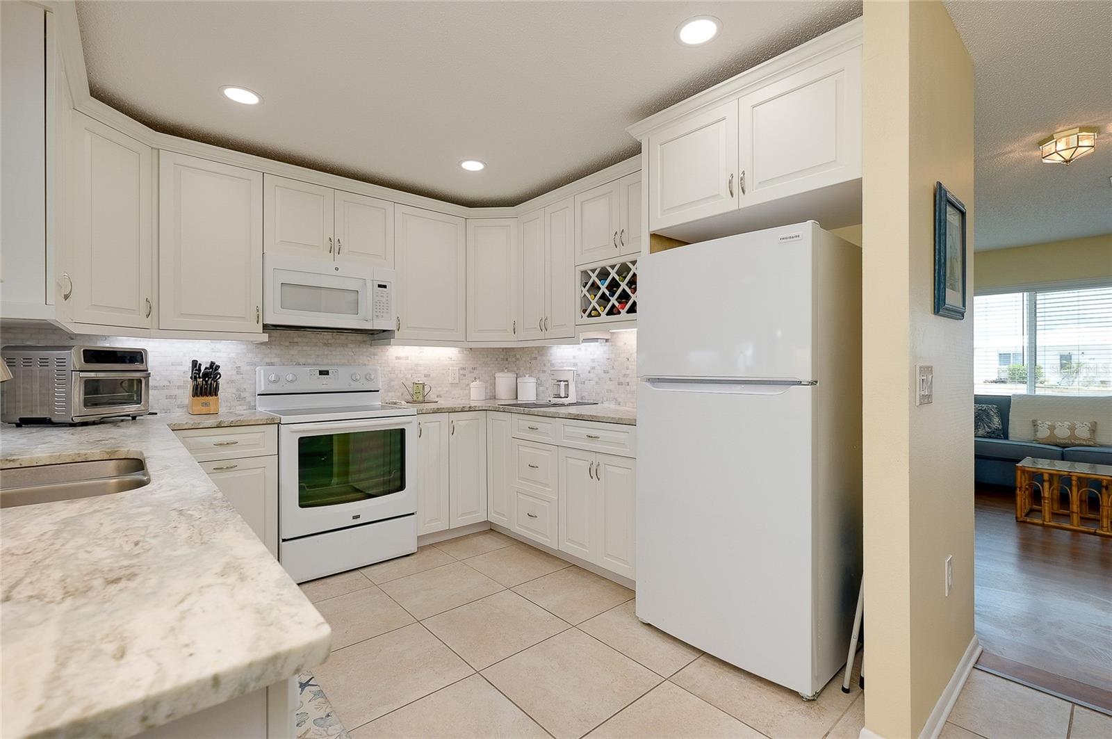 Image 26 of 59 For 92 Circlewood Drive B3-1