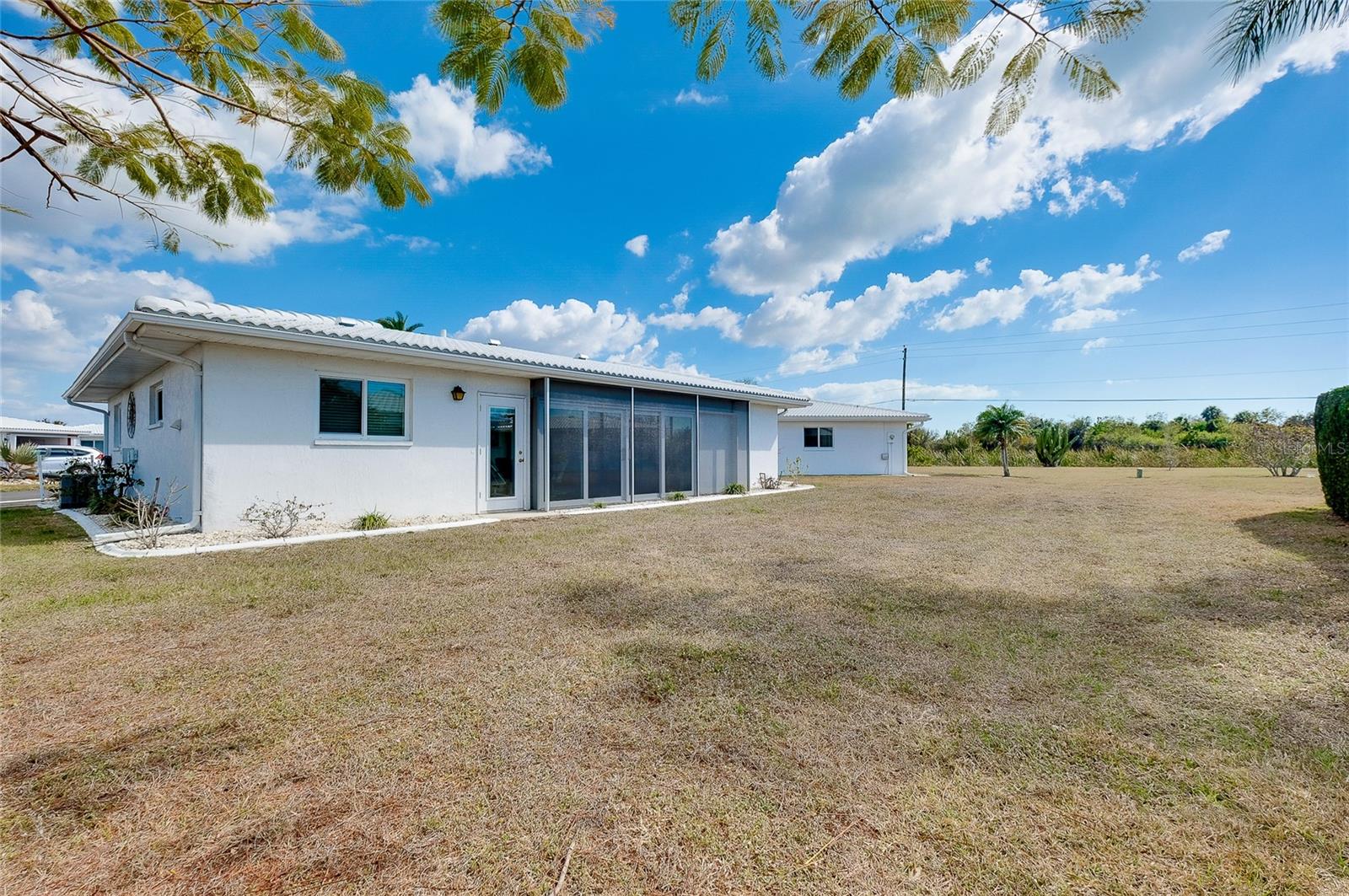 Image 4 of 59 For 92 Circlewood Drive B3-1