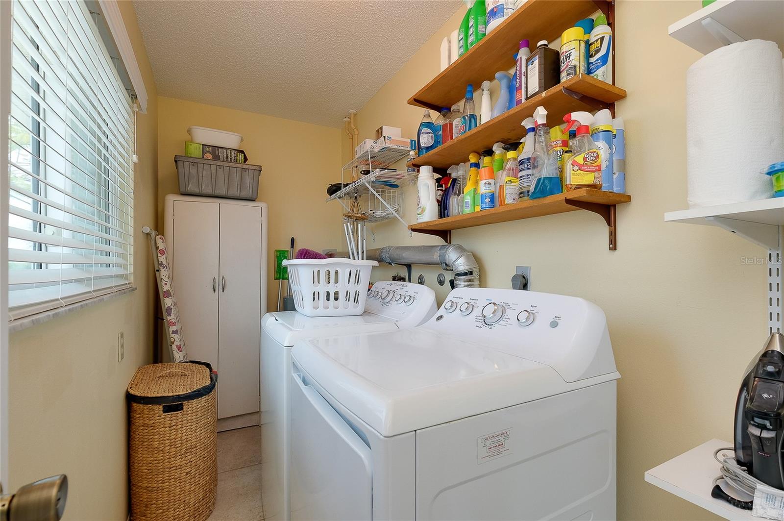 Image 43 of 59 For 92 Circlewood Drive B3-1