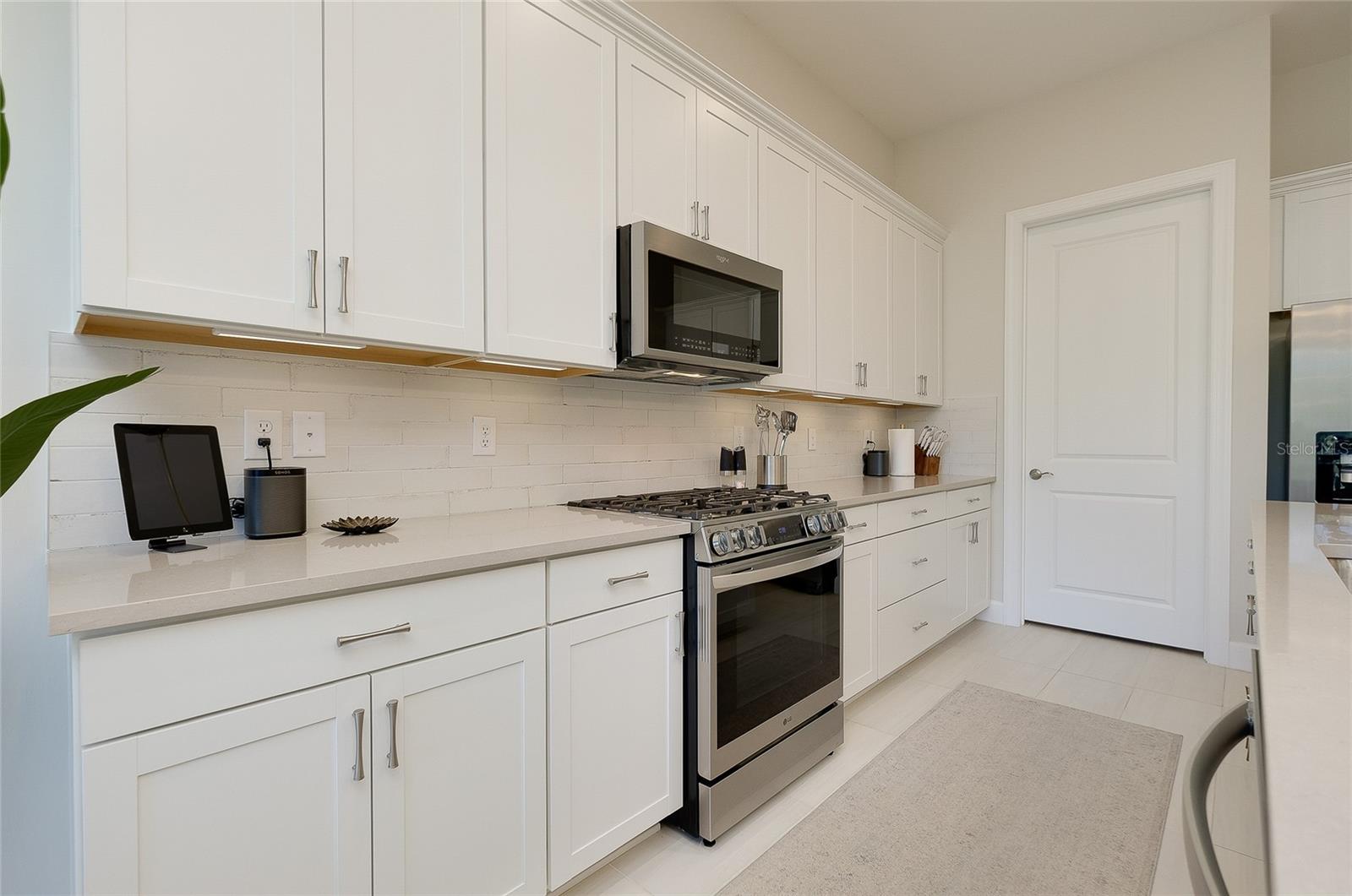 Image 26 of 95 For 10036 Beachwalk Drive