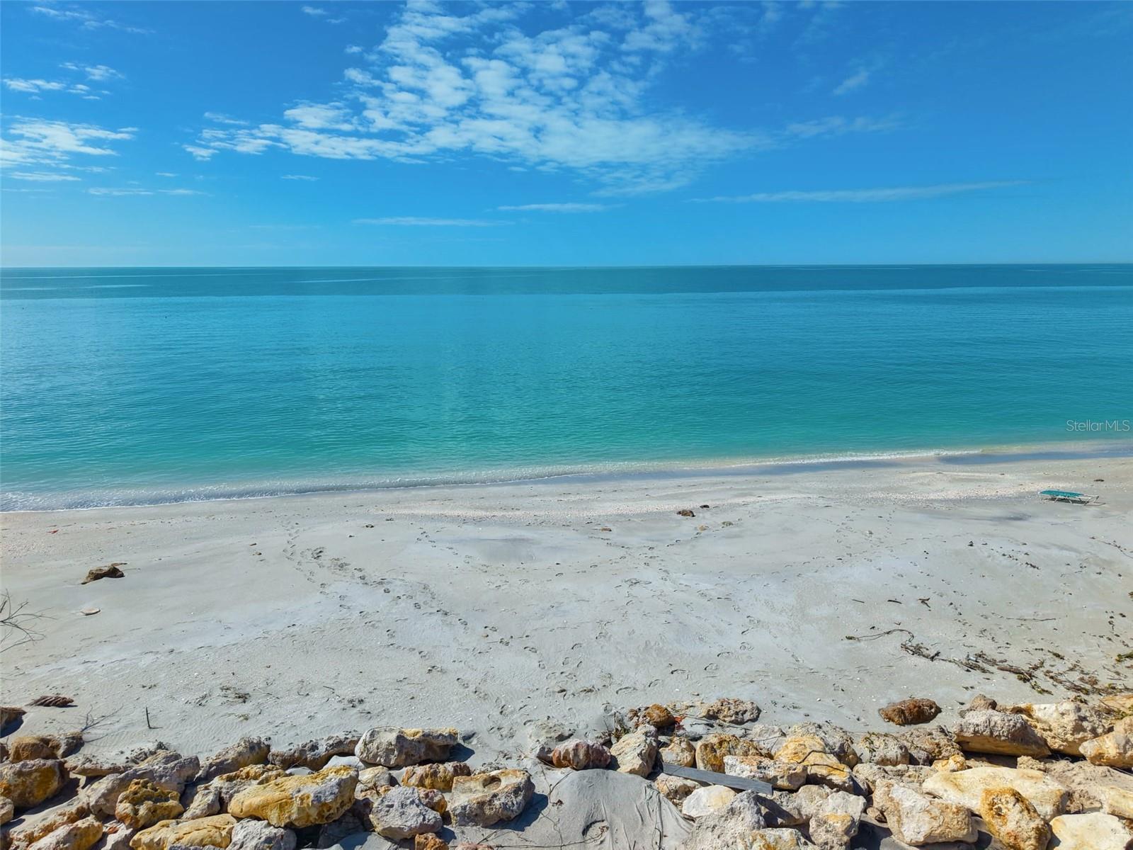 Listing photo id 13 for 854 Casey Key Road