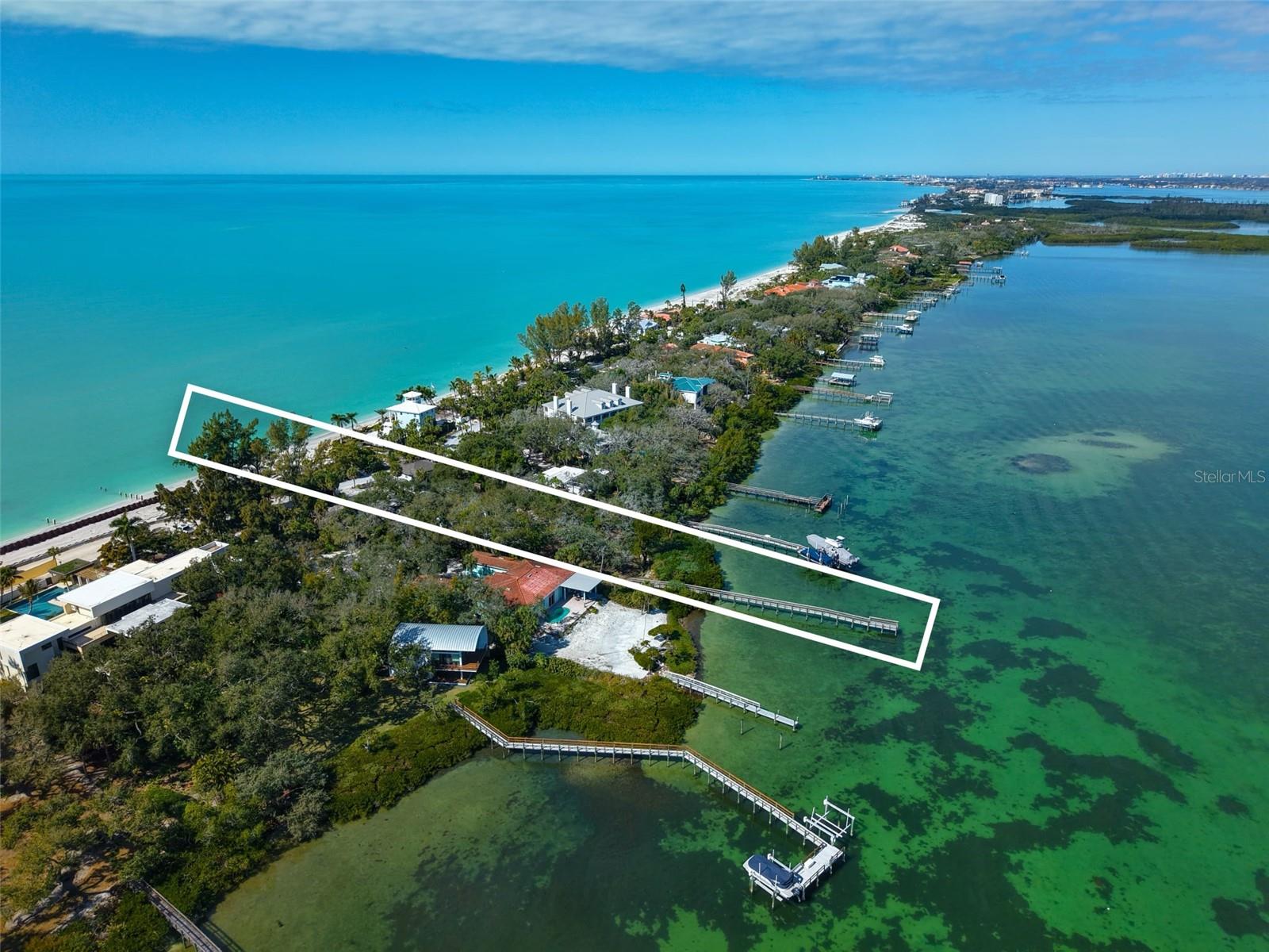 Listing photo id 2 for 854 Casey Key Road