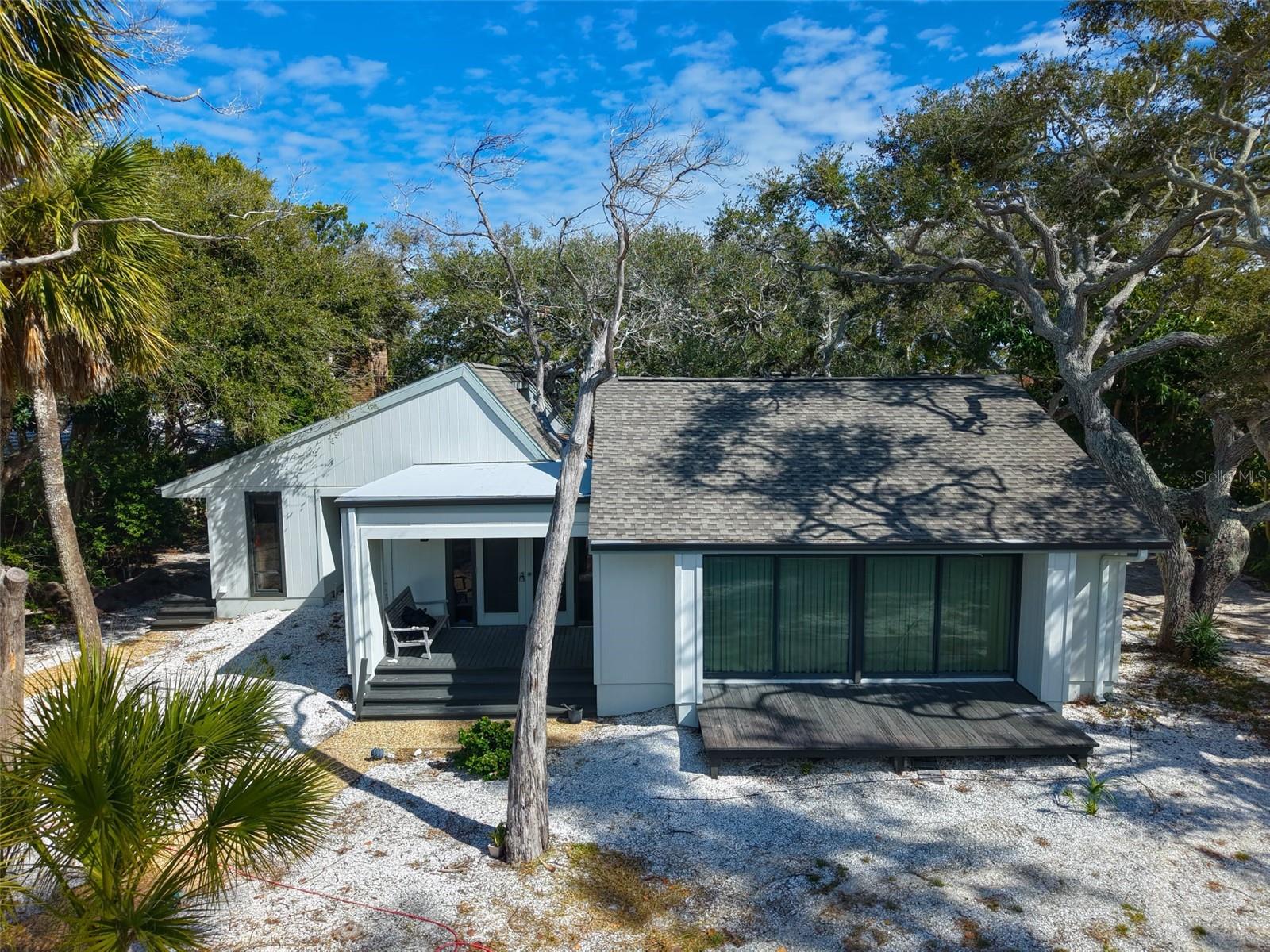Listing photo id 5 for 854 Casey Key Road