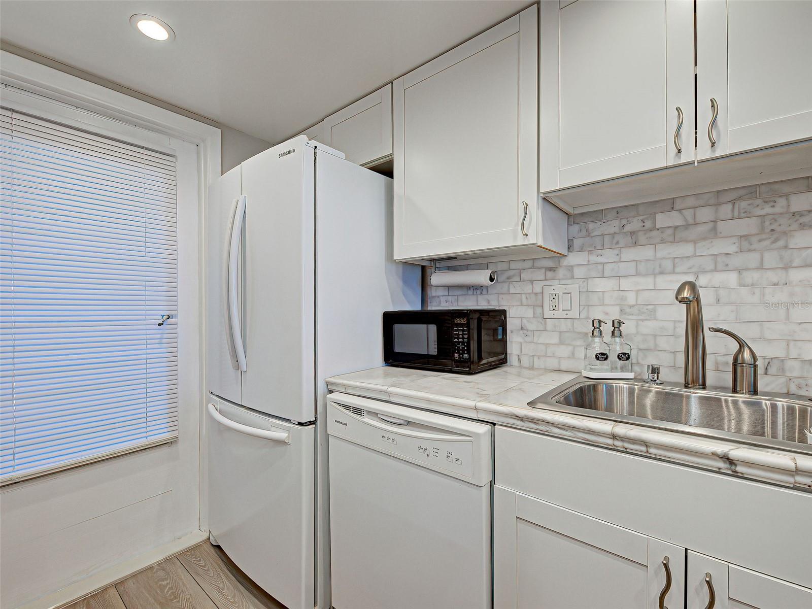 Image 20 of 54 For 1100 Tarpon Center Drive 202