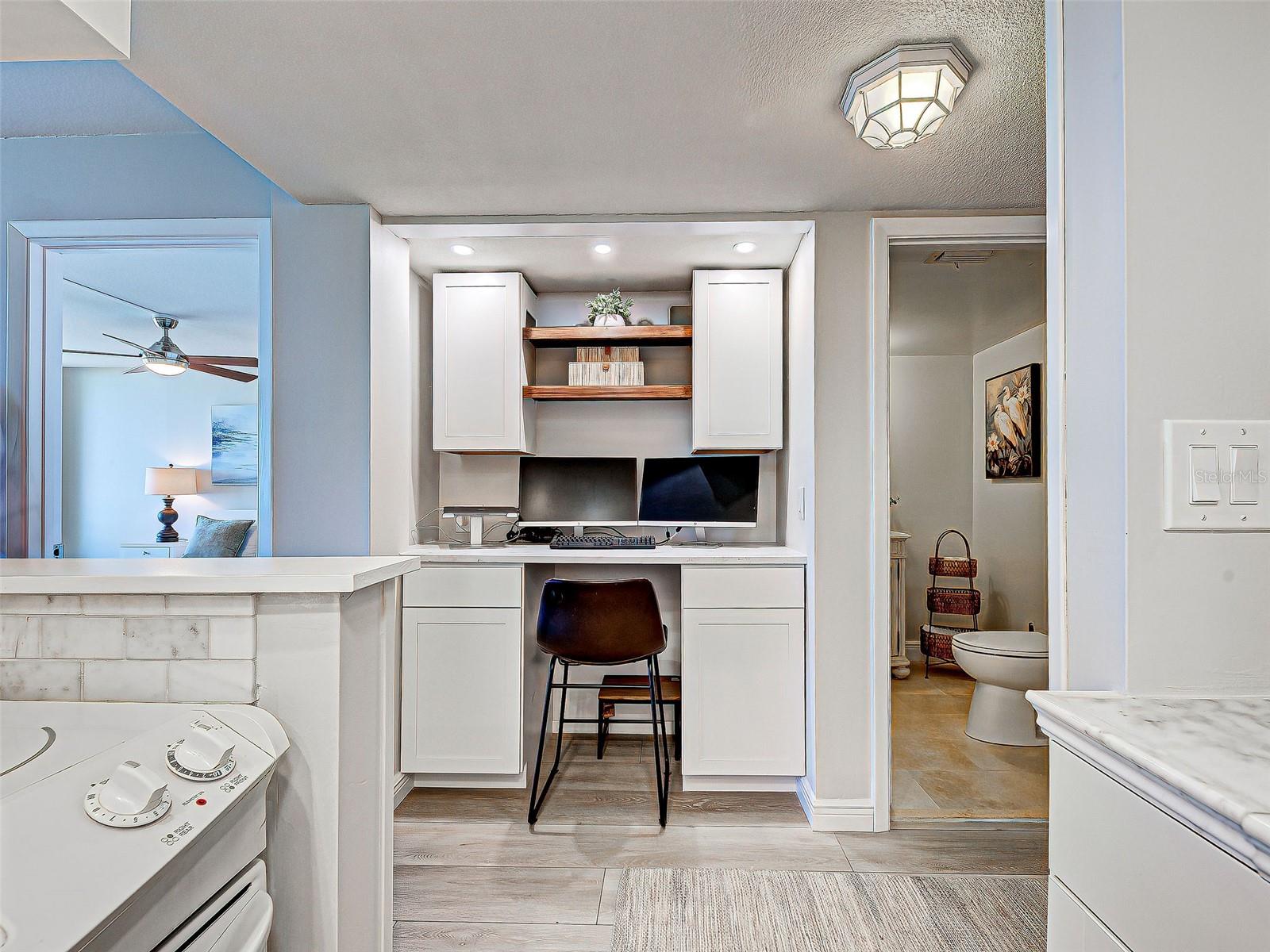 Image 22 of 54 For 1100 Tarpon Center Drive 202