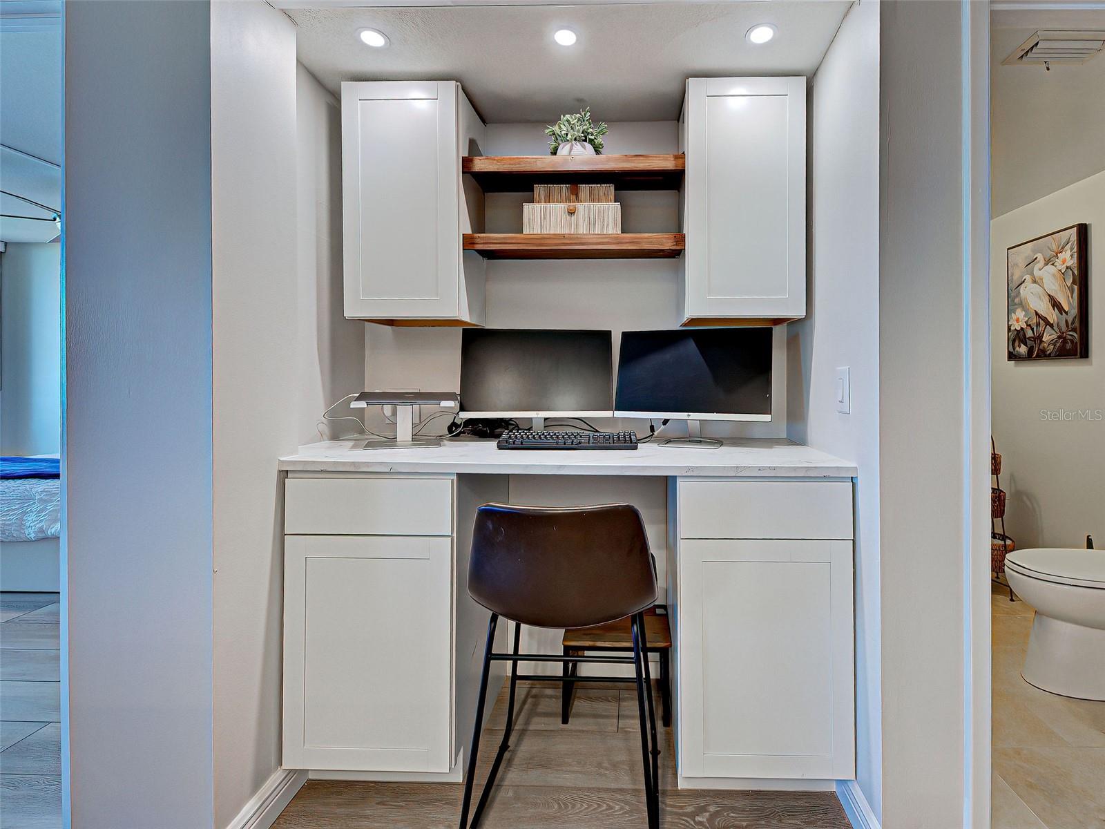 Image 23 of 54 For 1100 Tarpon Center Drive 202