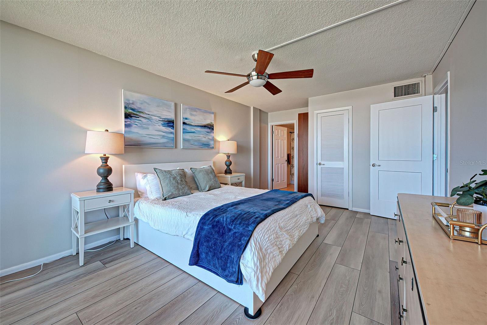 Image 27 of 54 For 1100 Tarpon Center Drive 202