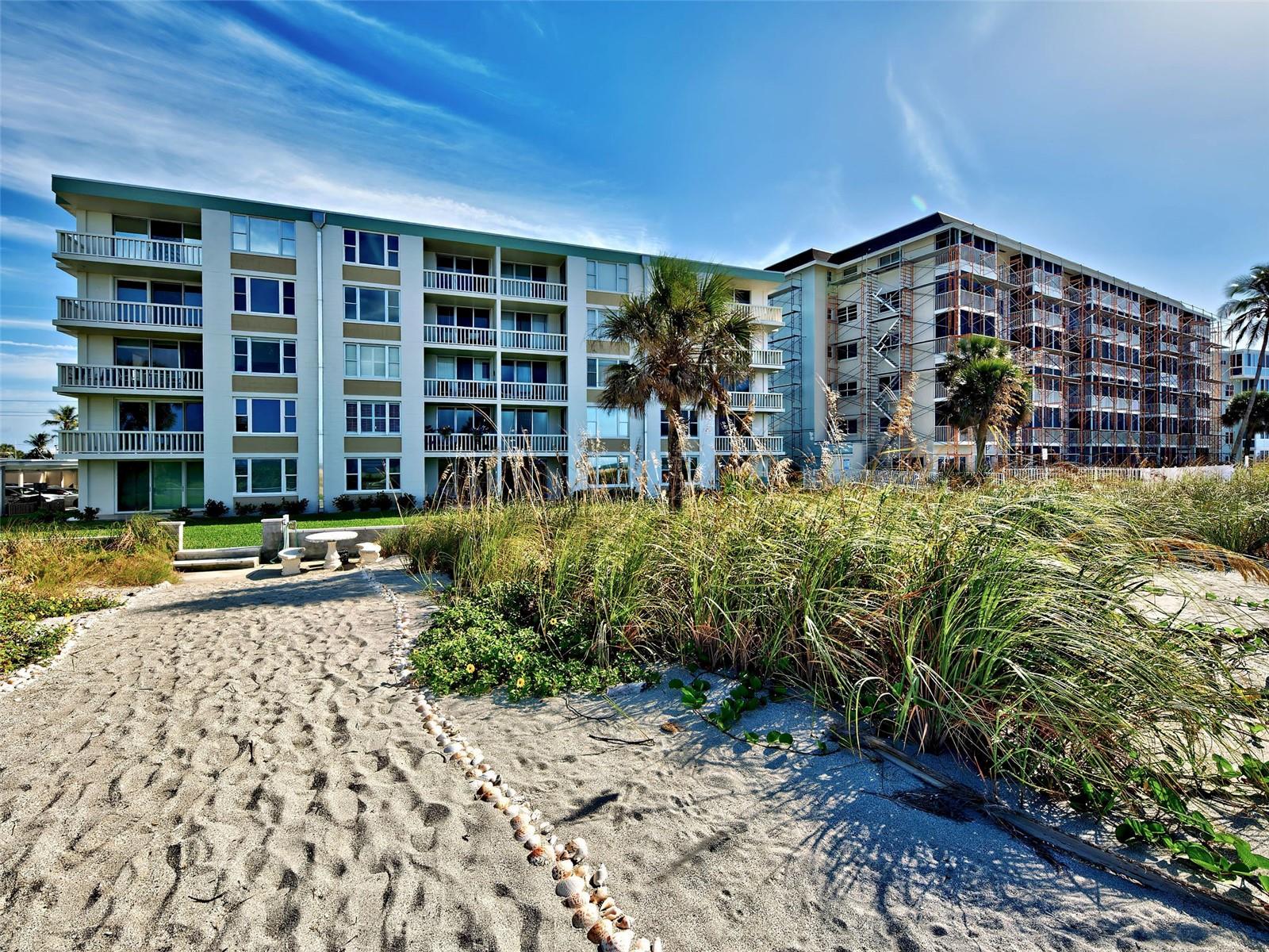 Image 6 of 54 For 1100 Tarpon Center Drive 202