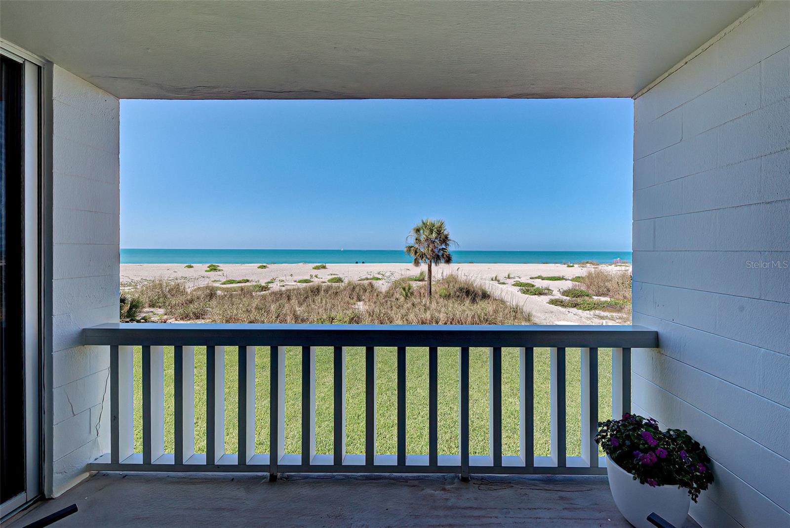 Image 9 of 54 For 1100 Tarpon Center Drive 202