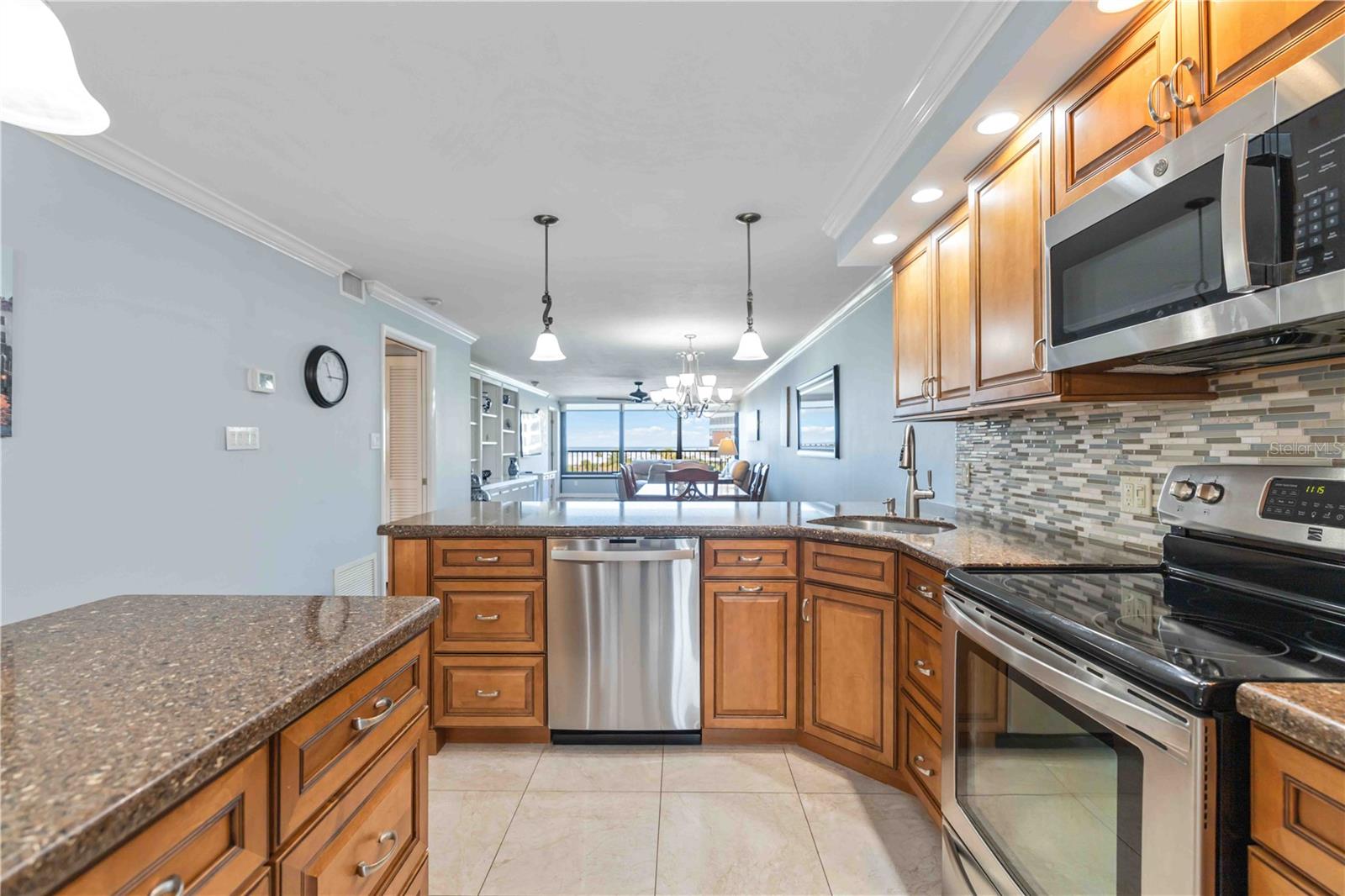 Image 11 of 61 For 5790 Midnight Pass Road 406