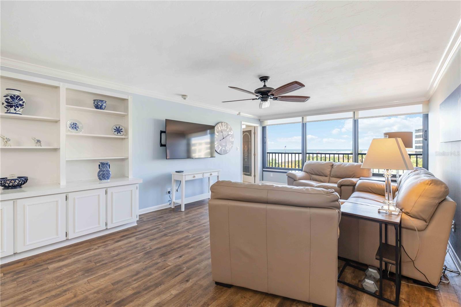 Image 14 of 61 For 5790 Midnight Pass Road 406