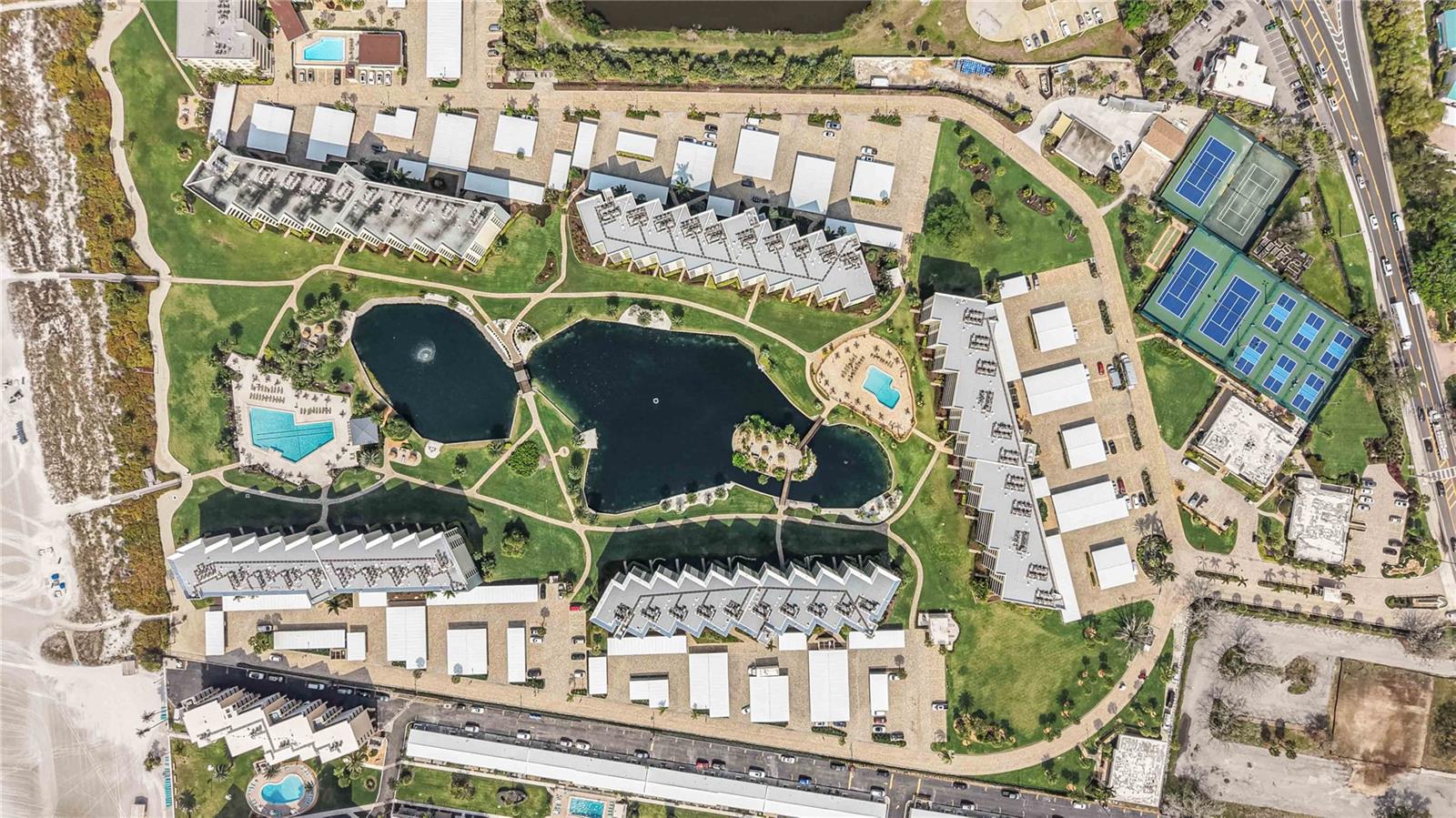 Image 27 of 61 For 5790 Midnight Pass Road 406