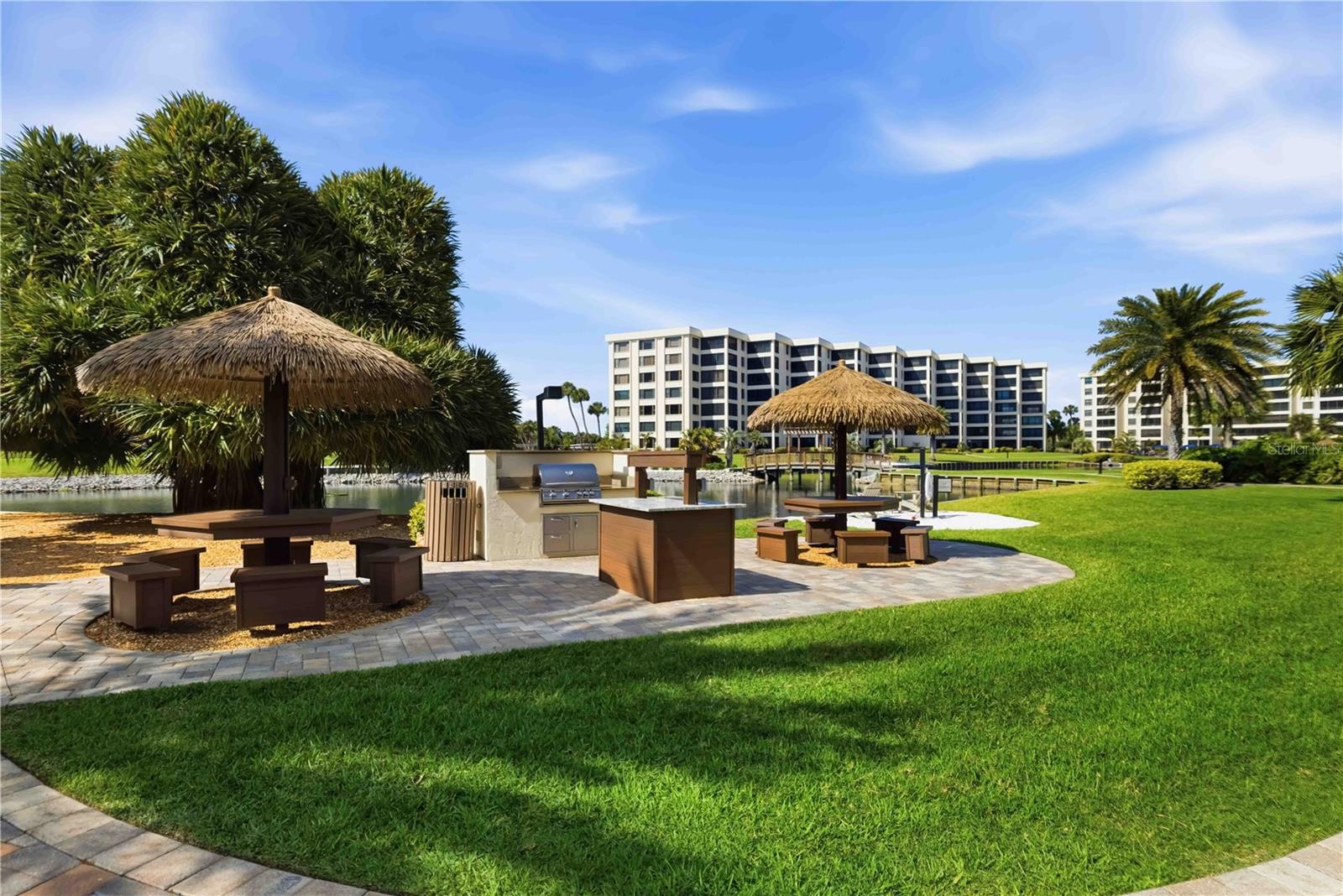 Image 34 of 61 For 5790 Midnight Pass Road 406