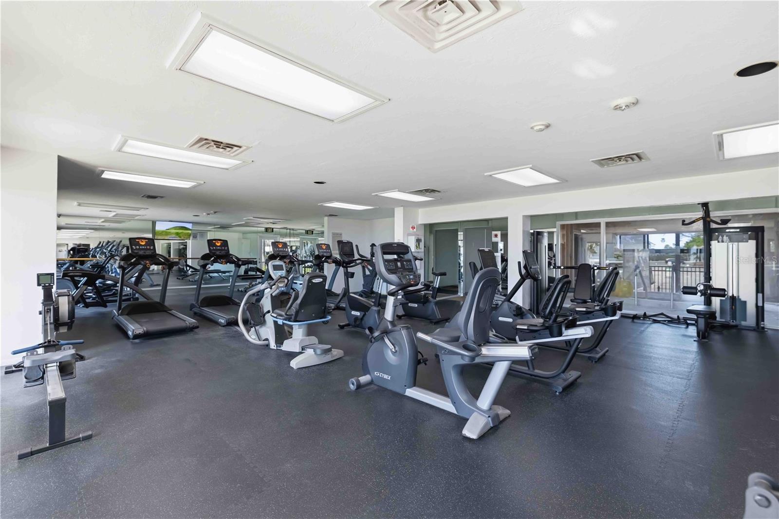 Image 38 of 61 For 5790 Midnight Pass Road 406