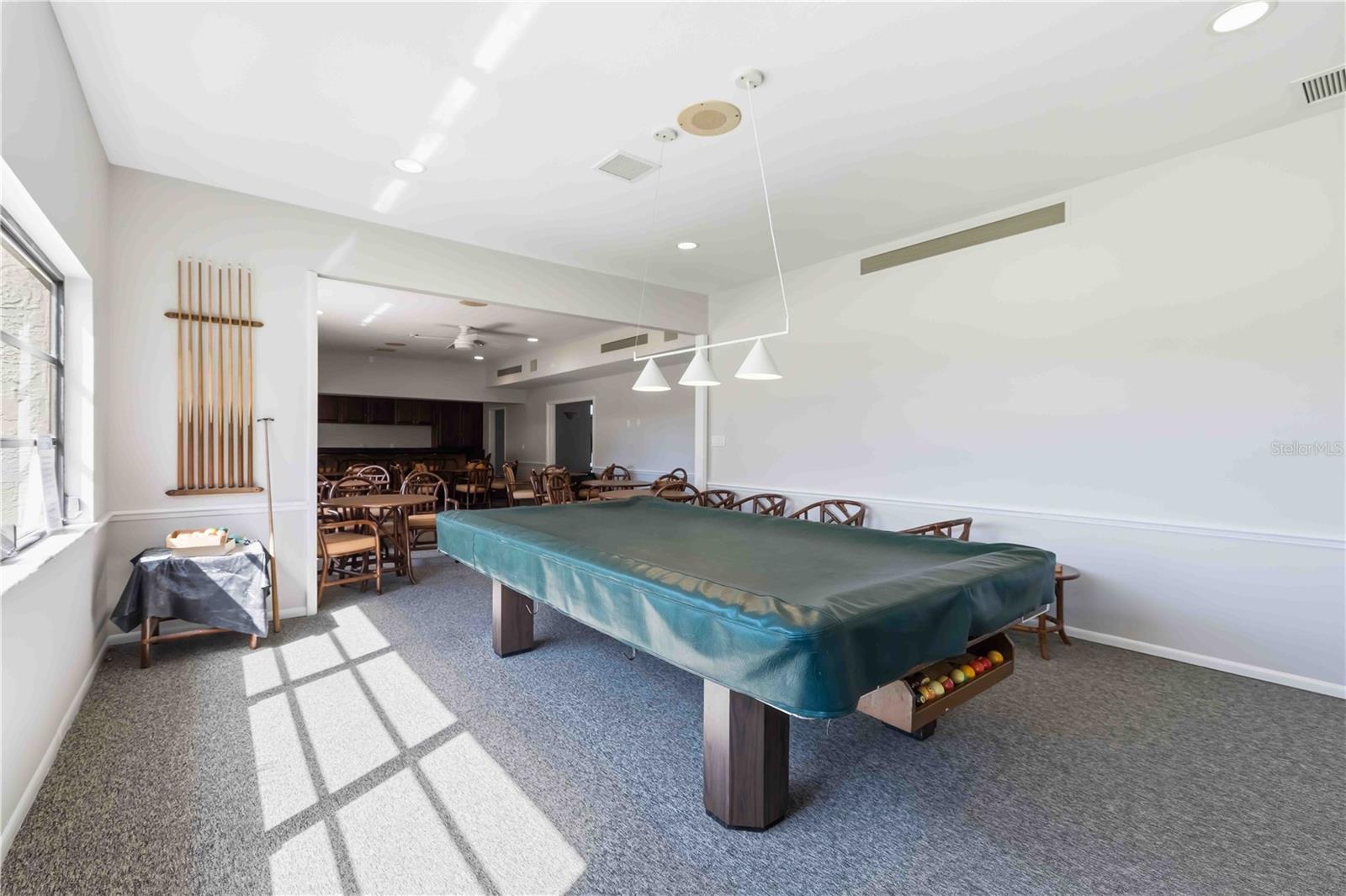 Image 43 of 61 For 5790 Midnight Pass Road 406