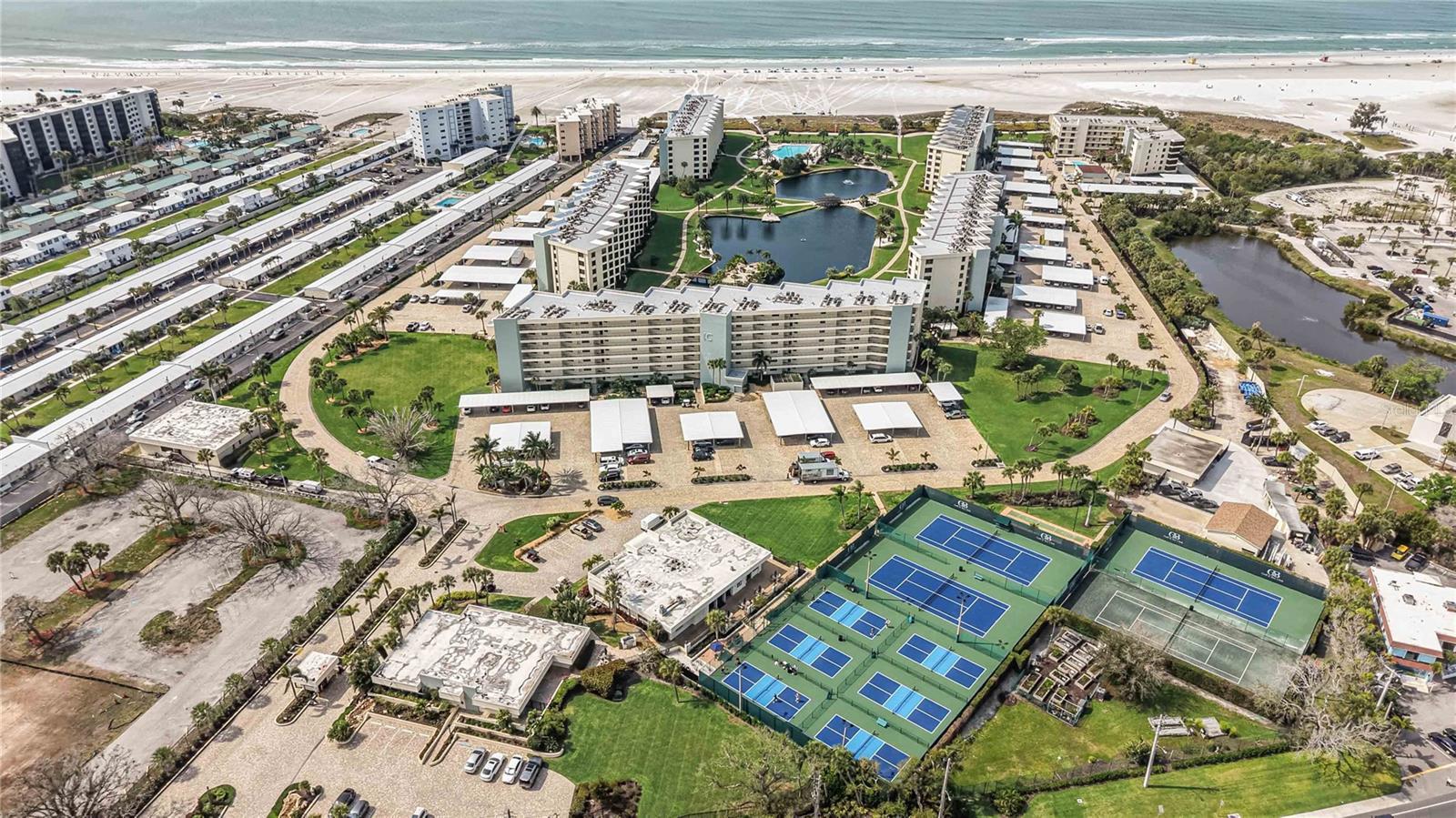 Image 46 of 61 For 5790 Midnight Pass Road 406