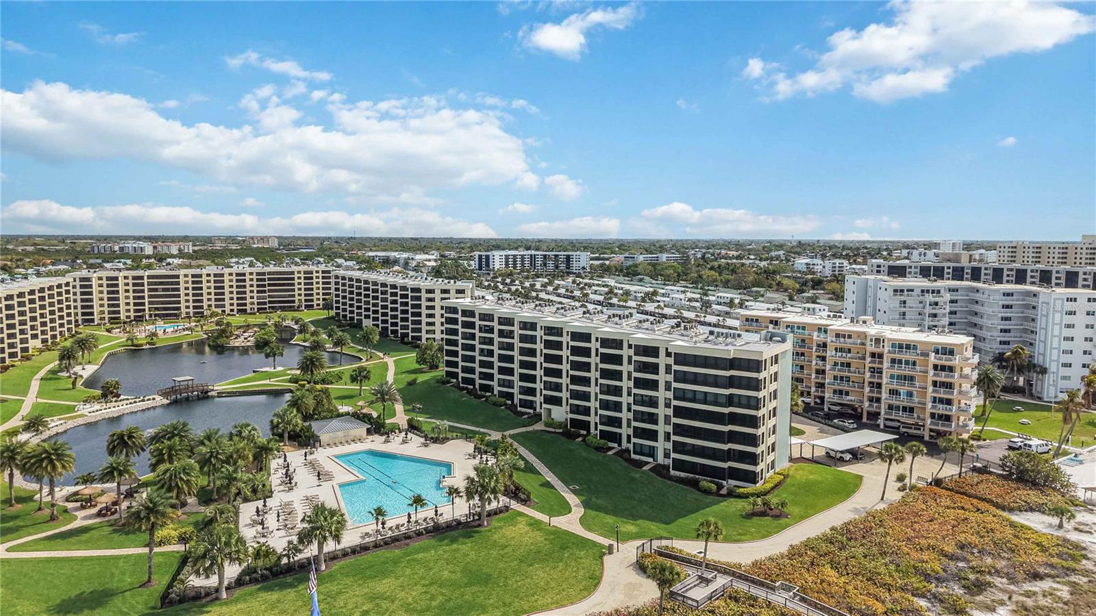 Image 53 of 61 For 5790 Midnight Pass Road 406