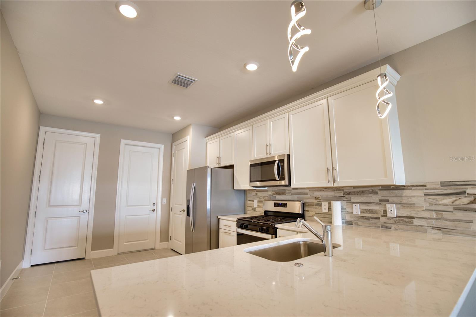 Image 9 of 46 For 14640 Misty Pond Loop