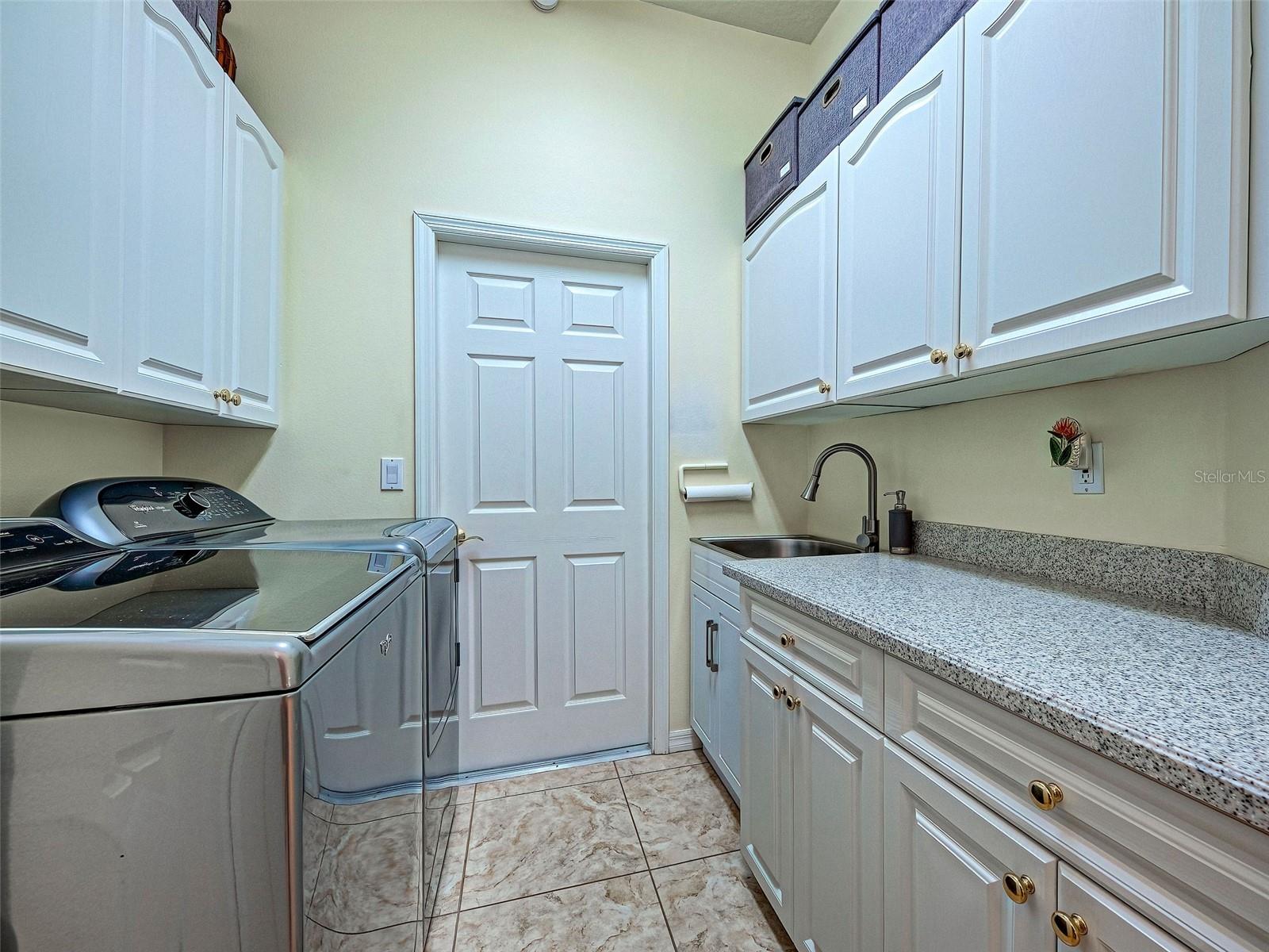 Image 29 of 66 For 1989 White Feather Lane