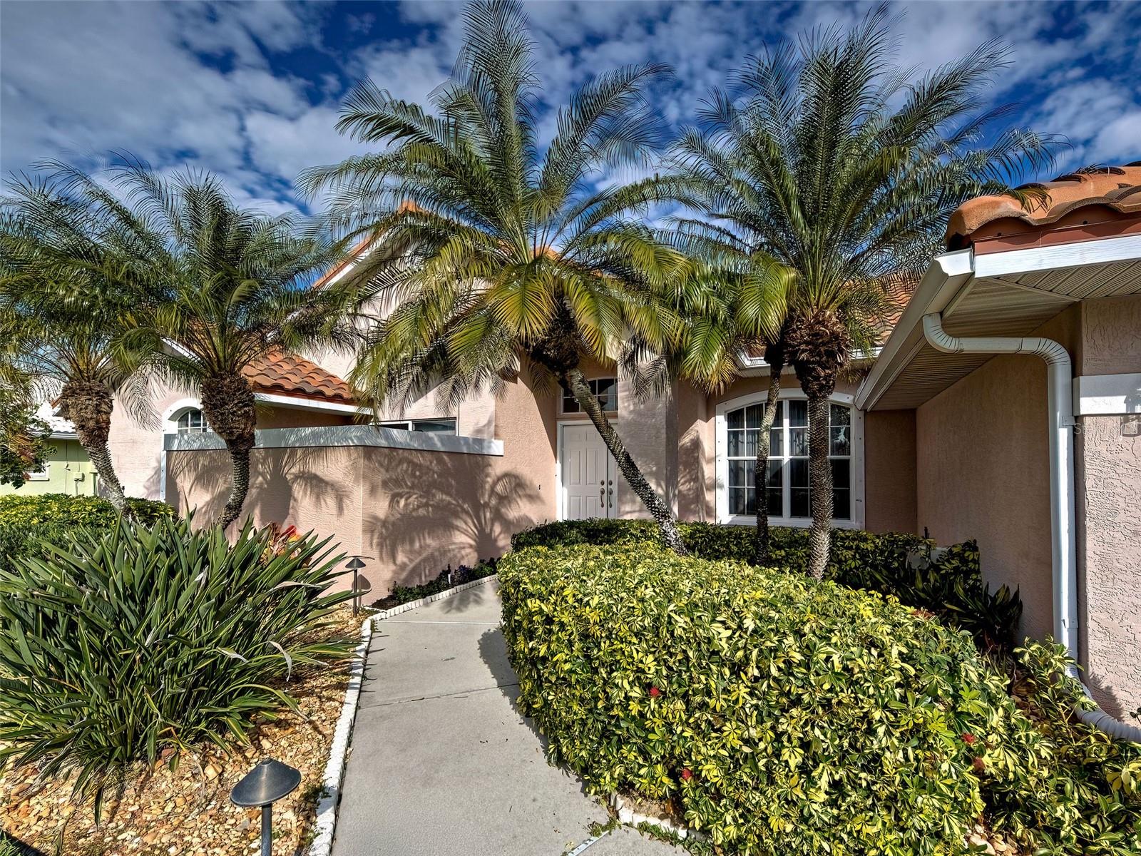 Image 3 of 66 For 1989 White Feather Lane