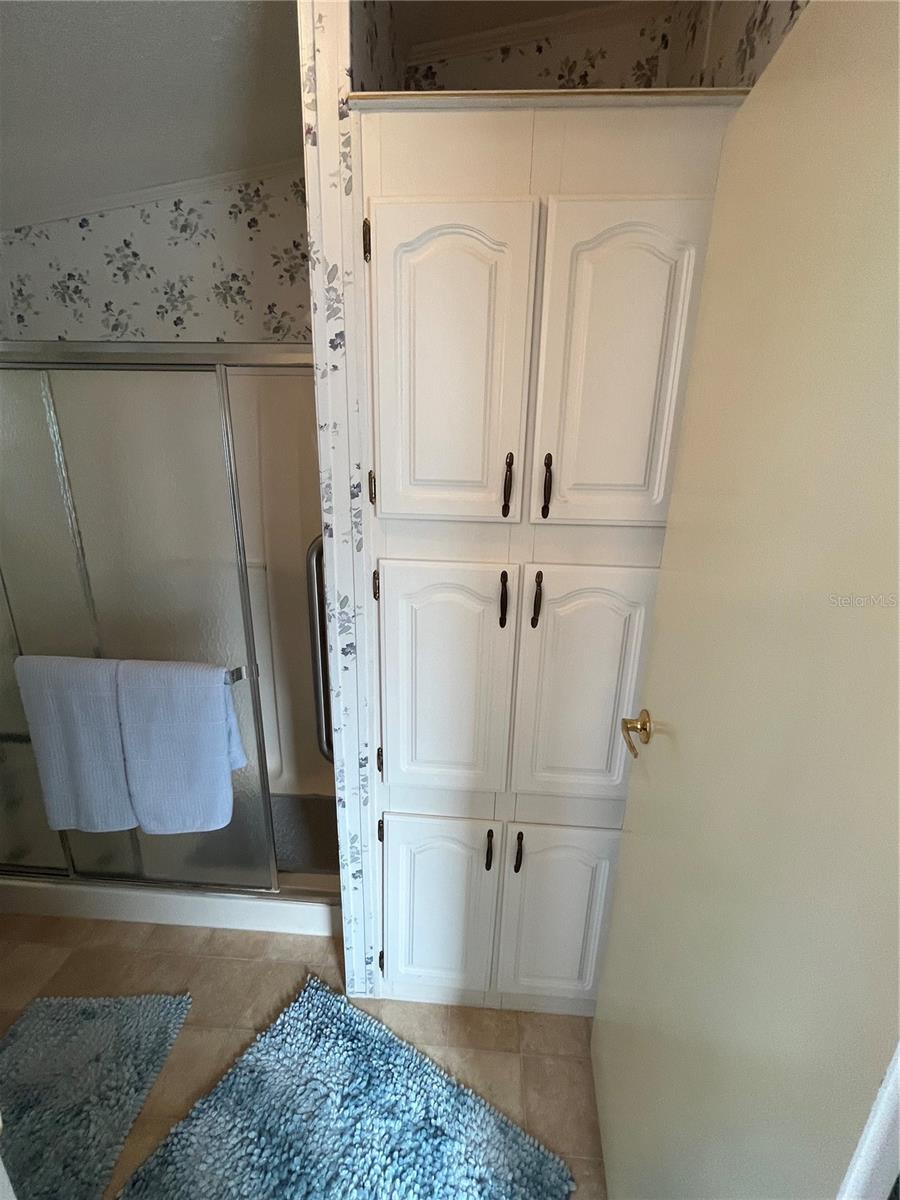 Image 42 of 45 For 723 Locarno Drive