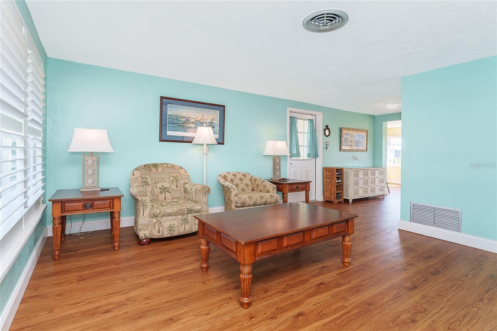 Image 10 of 52 For 825 5th Street