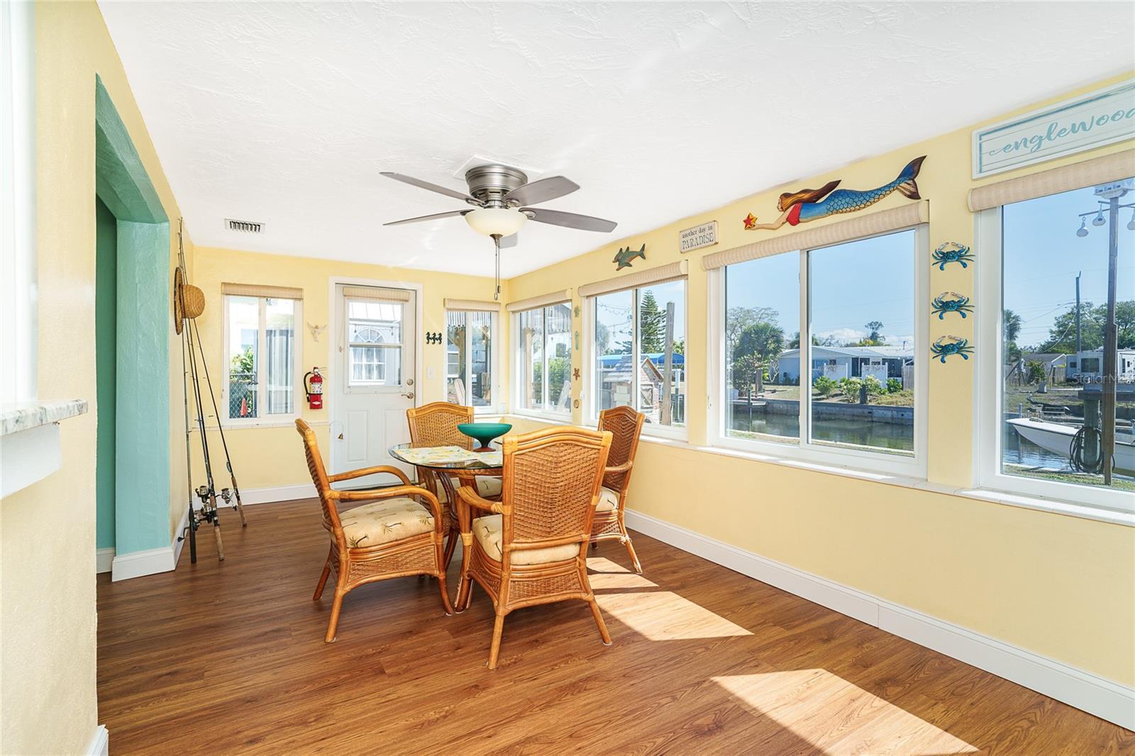 Image 23 of 52 For 825 5th Street