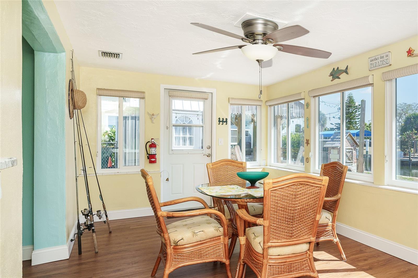 Image 3 of 52 For 825 5th Street