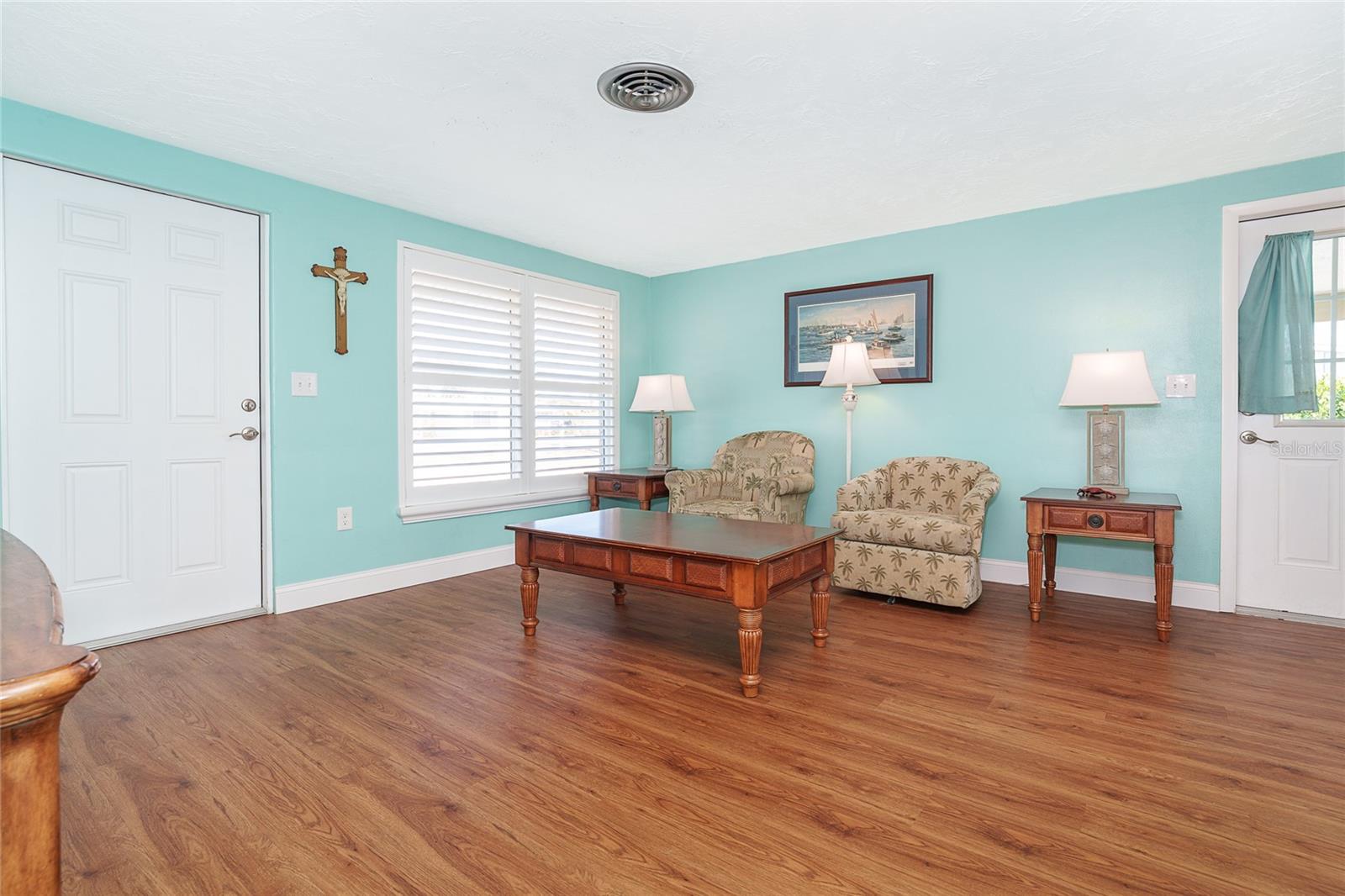 Image 8 of 52 For 825 5th Street