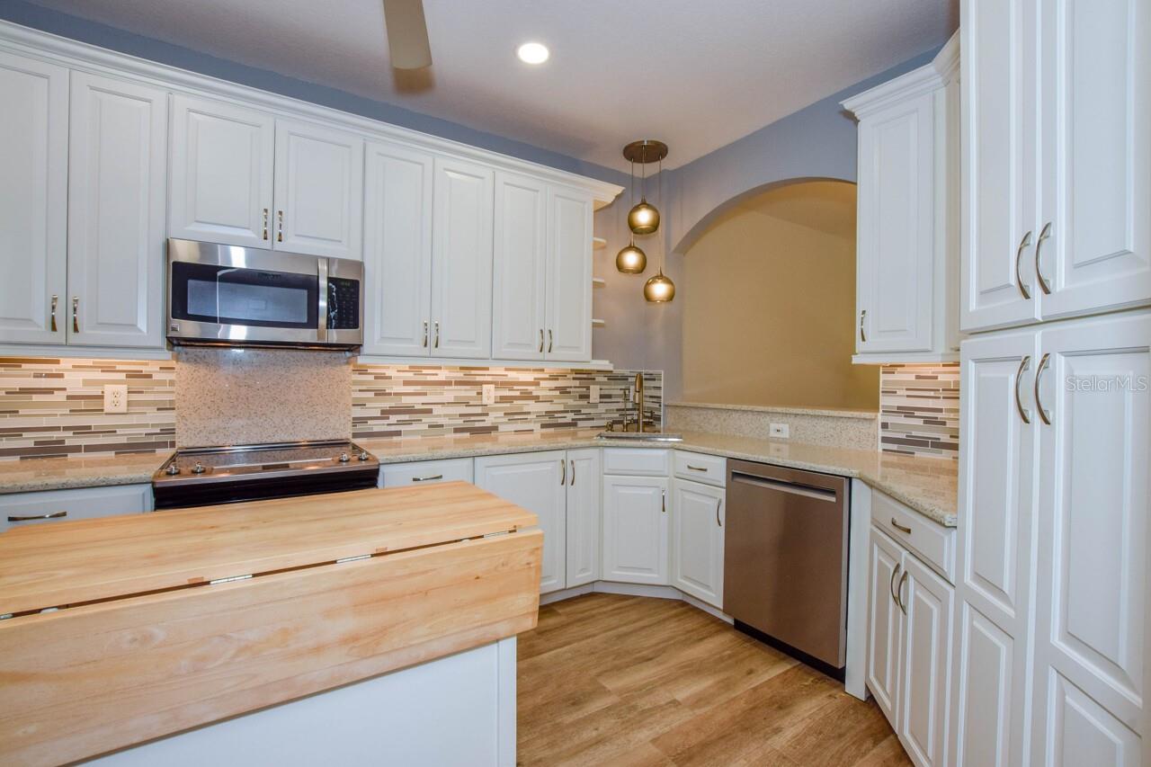 Image 11 of 55 For 877 Tartan Drive 102