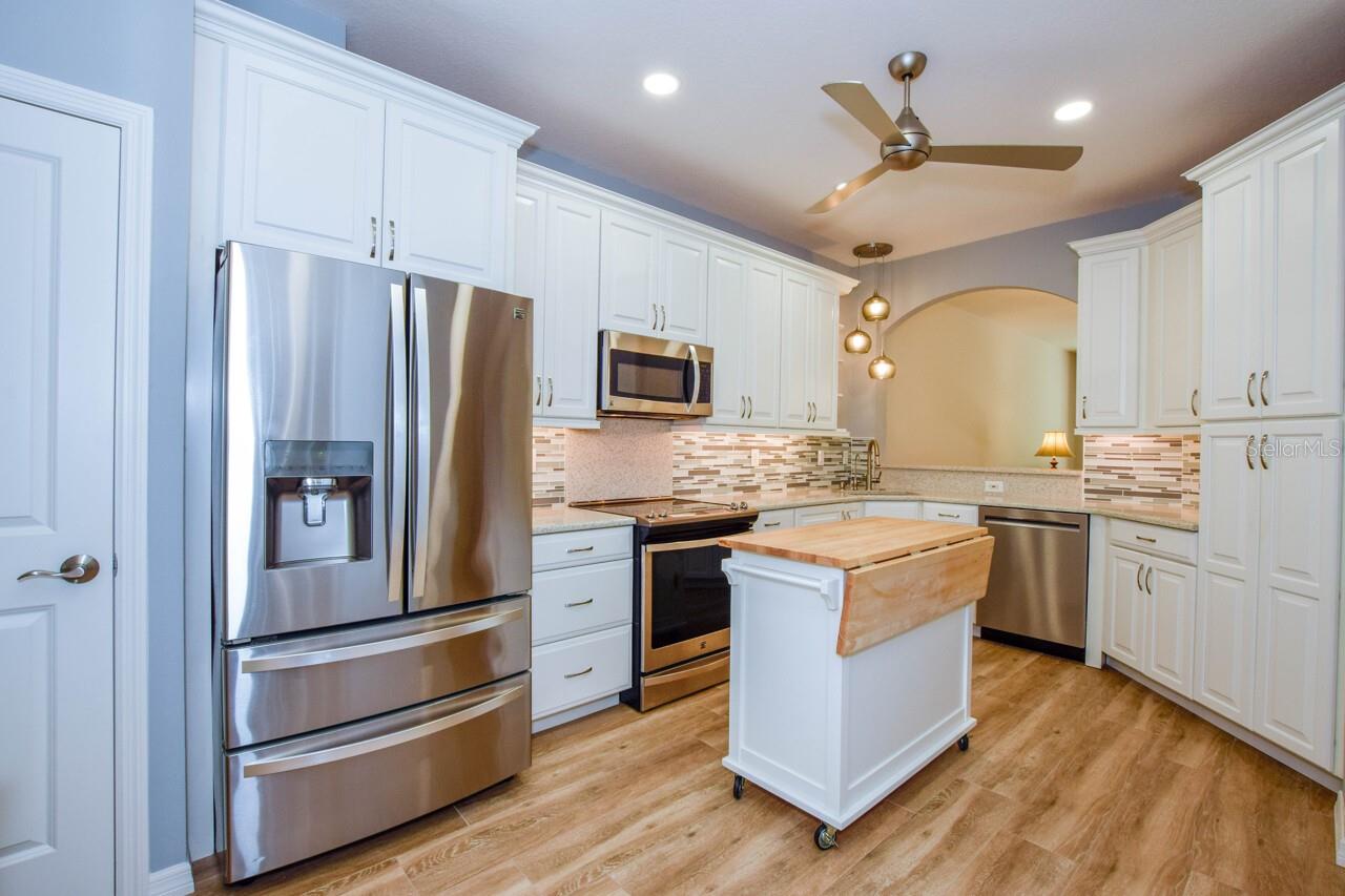 Image 12 of 55 For 877 Tartan Drive 102