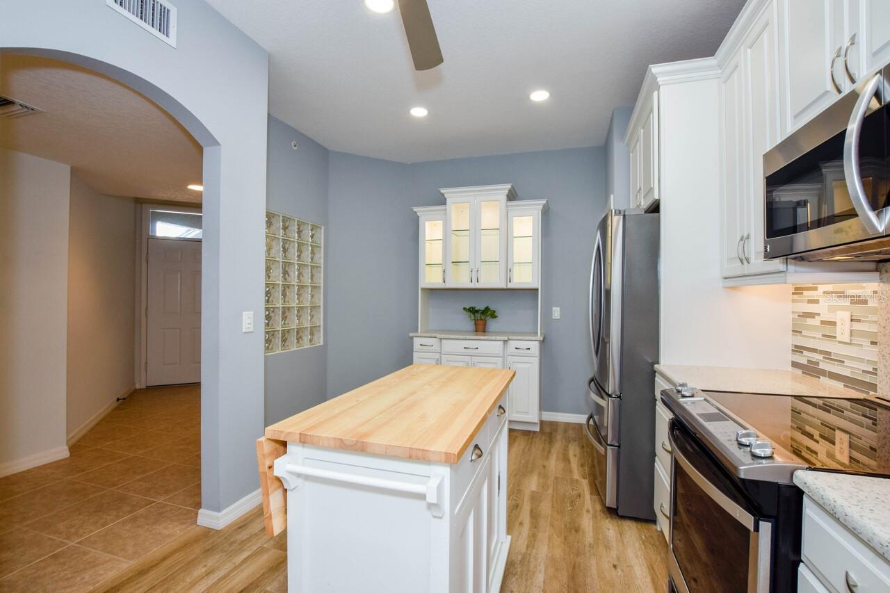 Image 13 of 55 For 877 Tartan Drive 102