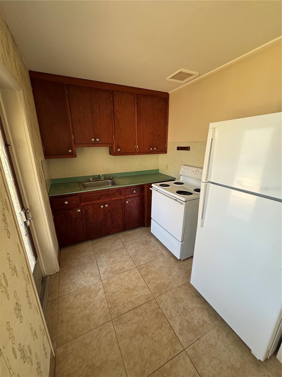 Image 3 of 6 For 242 Cedar Street 8