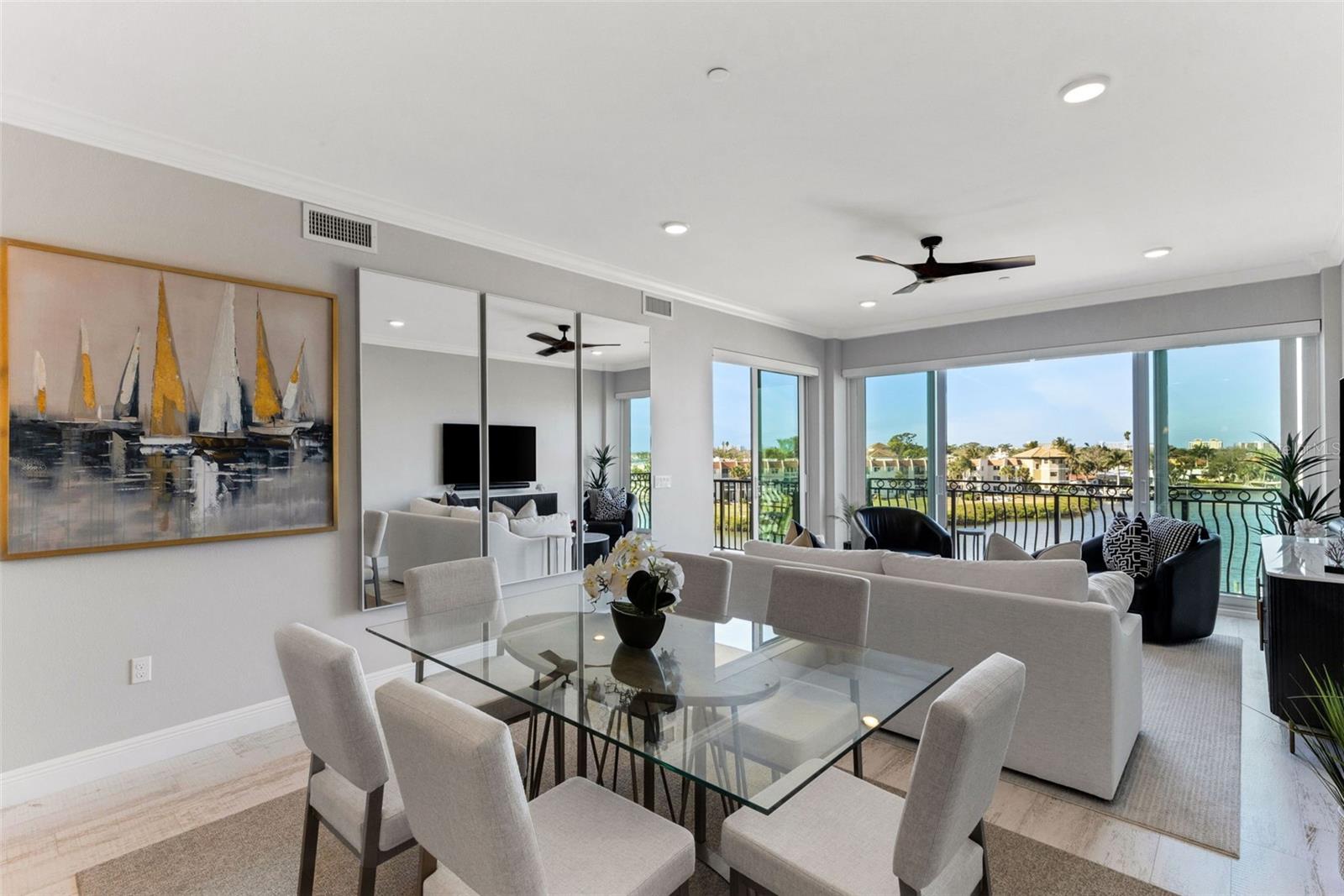 Listing photo id 12 for 501 Tamiami Trail N 402