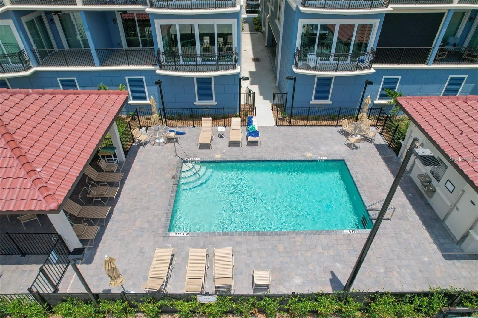 Listing photo id 42 for 501 Tamiami Trail N 402