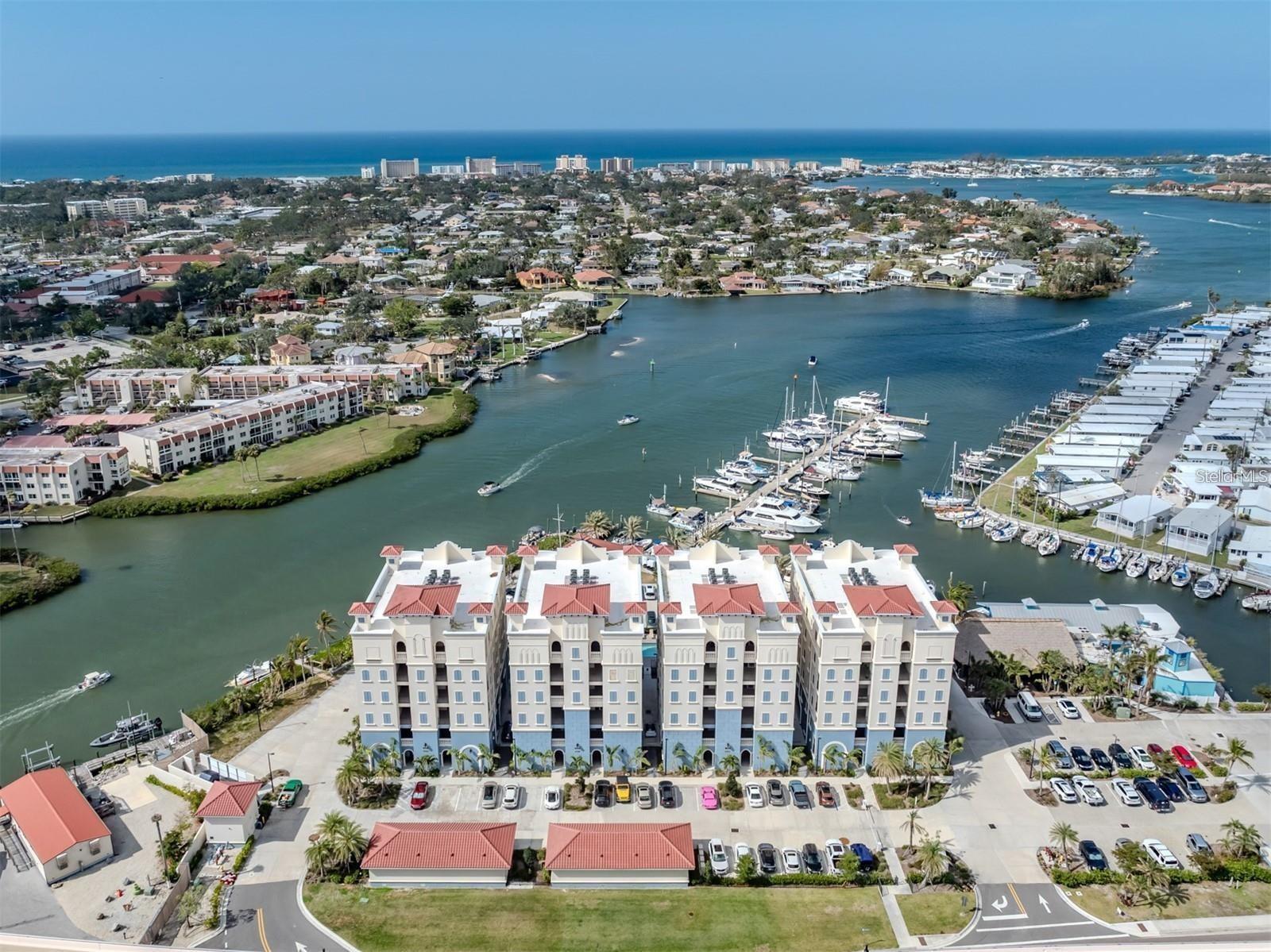 Listing photo id 46 for 501 Tamiami Trail N 402