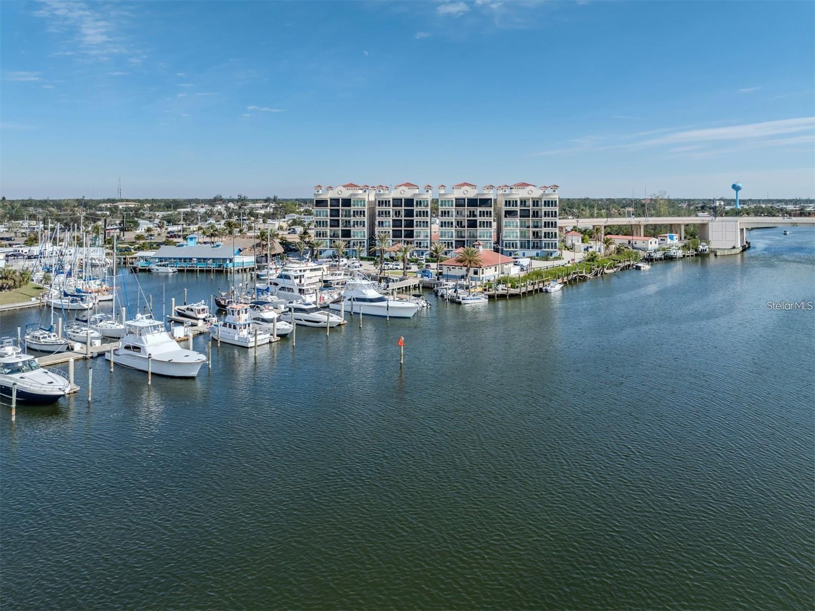 Listing photo id 48 for 501 Tamiami Trail N 402