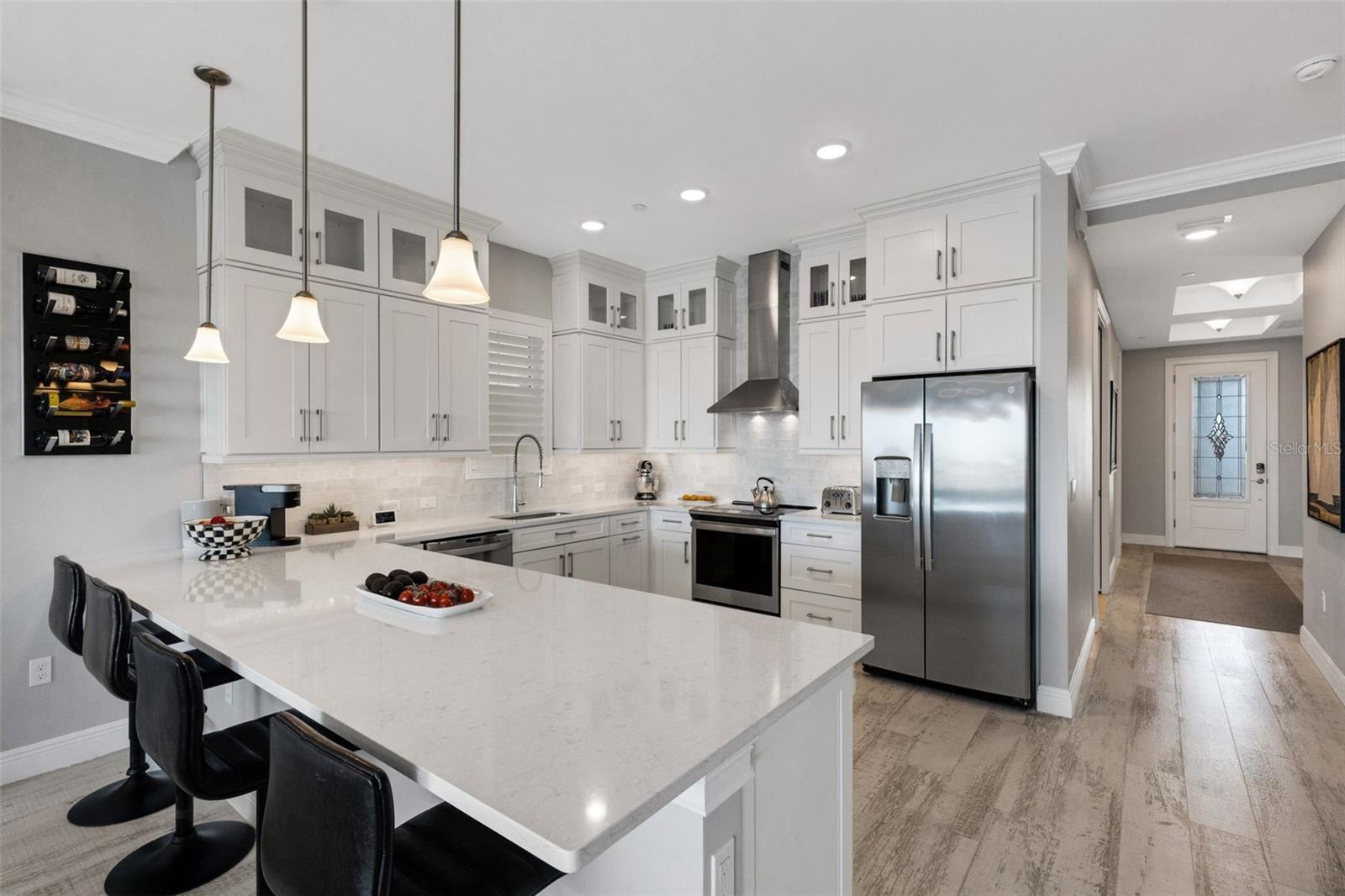 Listing photo id 5 for 501 Tamiami Trail N 402