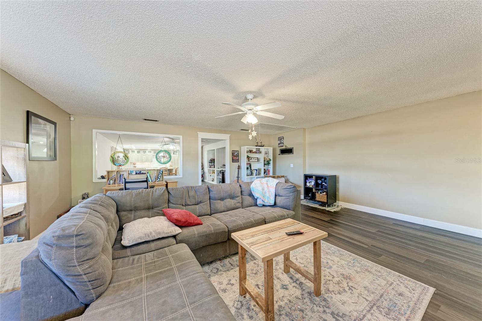 Image 10 of 88 For 1499 17th Street W