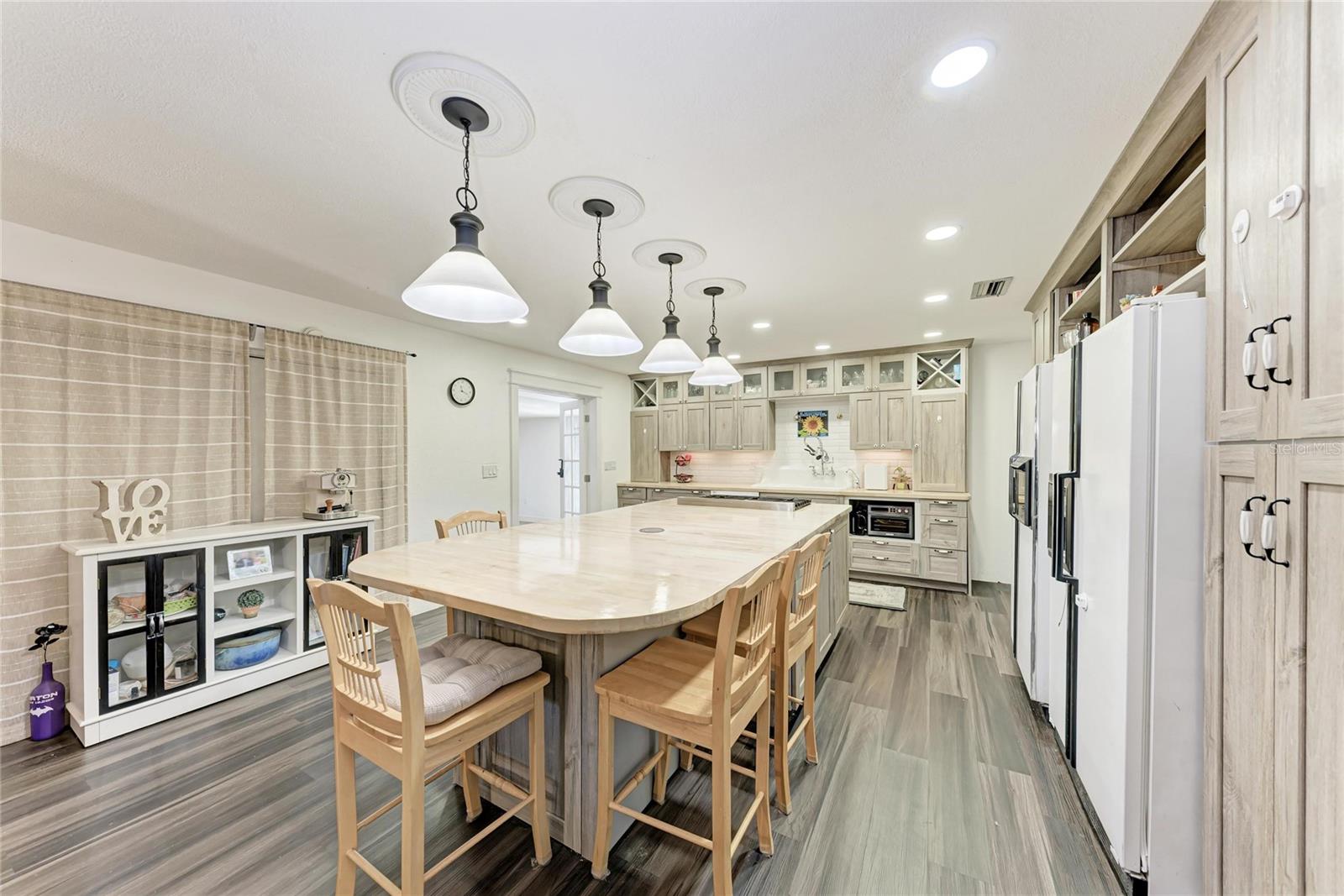 Image 16 of 88 For 1499 17th Street W