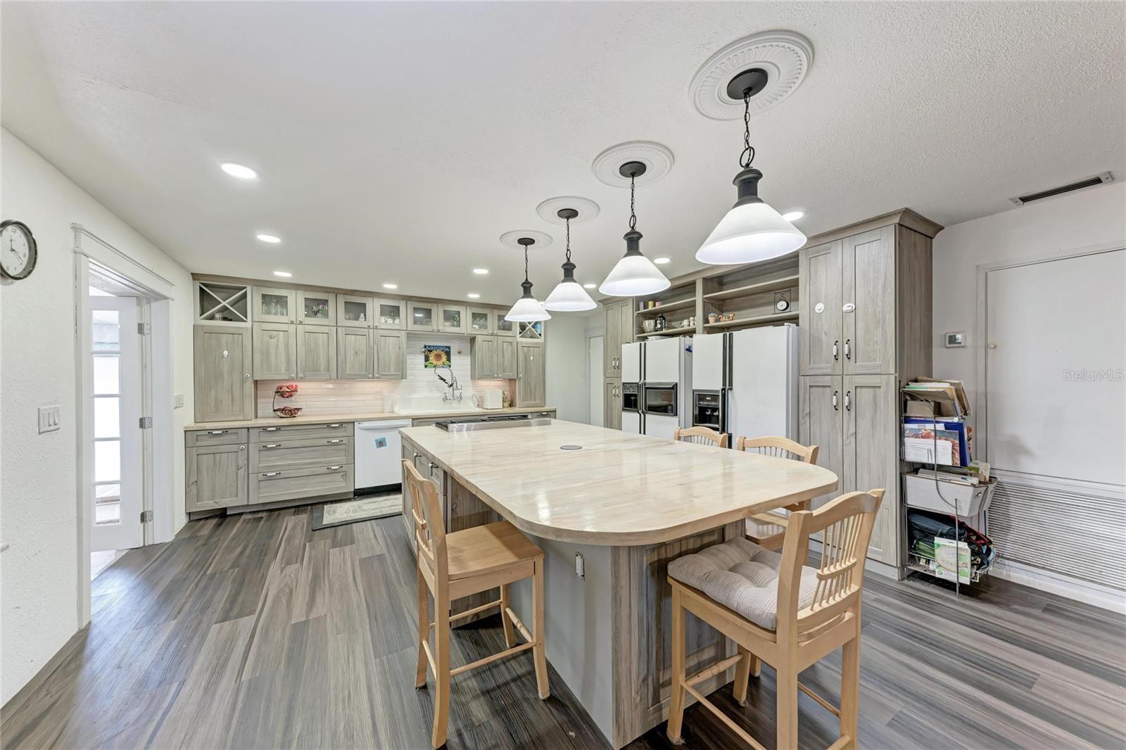 Image 17 of 88 For 1499 17th Street W