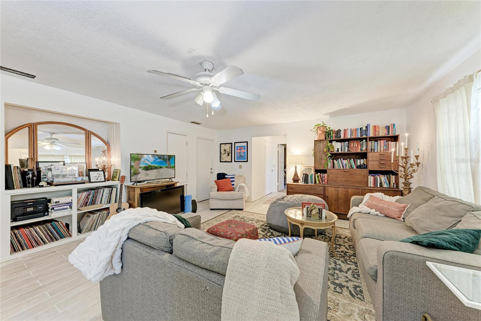 Image 35 of 88 For 1499 17th Street W