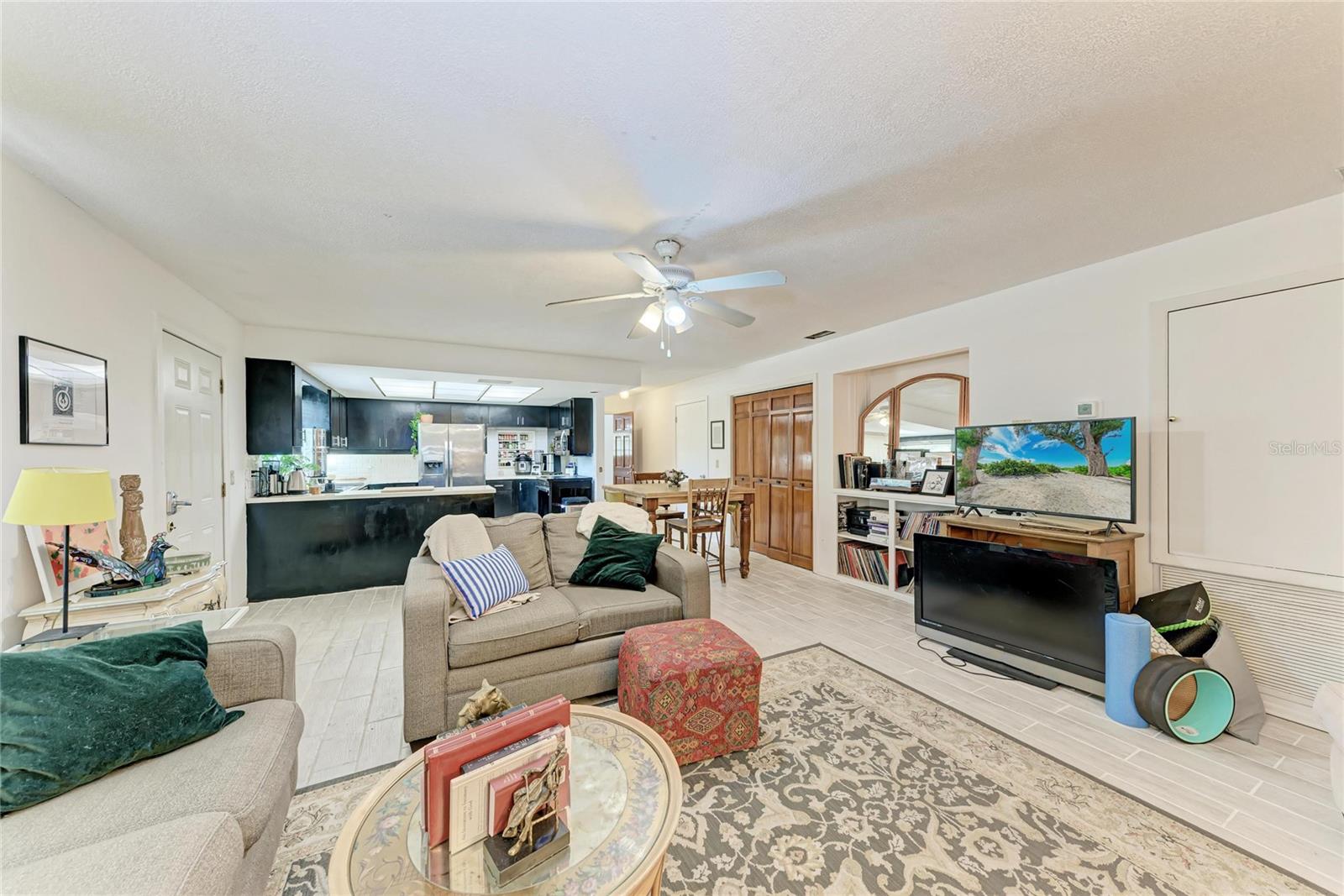 Image 36 of 88 For 1499 17th Street W