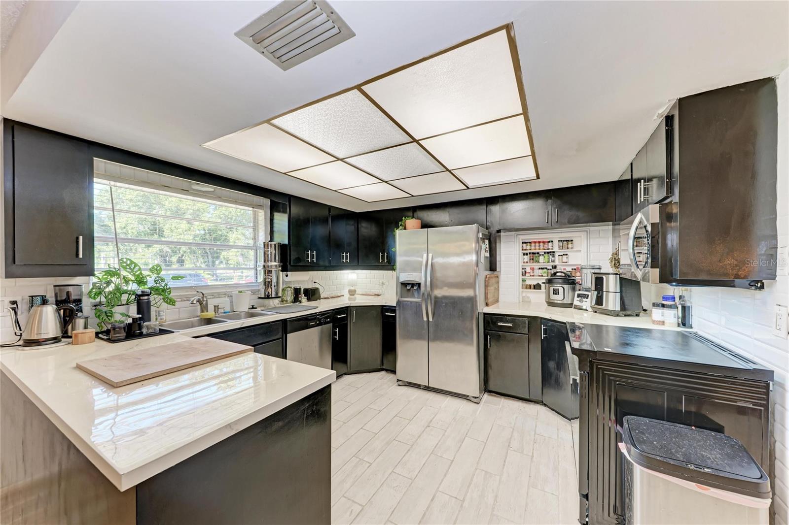 Image 39 of 88 For 1499 17th Street W