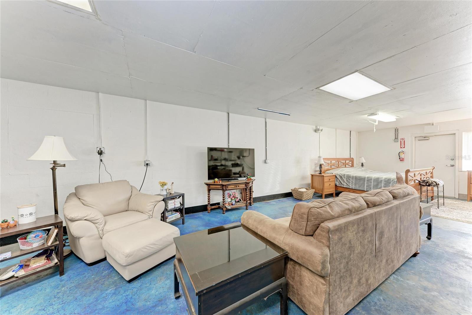 Image 63 of 88 For 1499 17th Street W